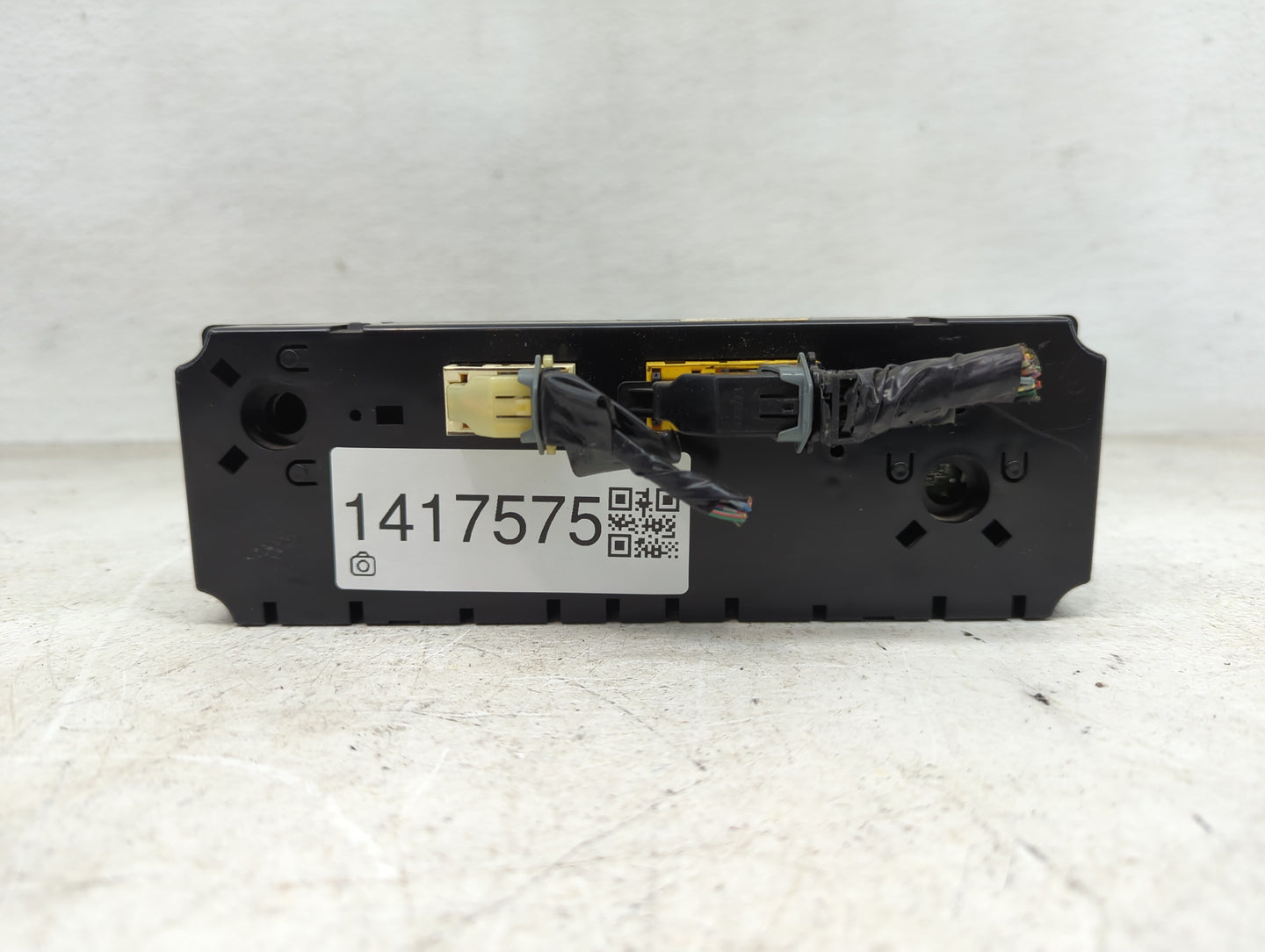 2005 Nissan Titan Climate Control Module Temperature AC/Heater Replacement Fits OEM Used Auto Parts - Oemusedautoparts1.com