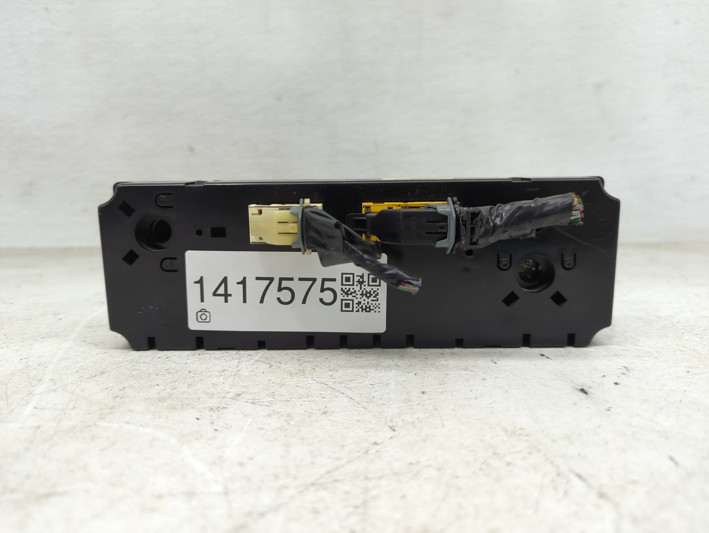 2005 Nissan Titan Climate Control Module Temperature AC/Heater Replacement Fits OEM Used Auto Parts - Oemusedautoparts1.com