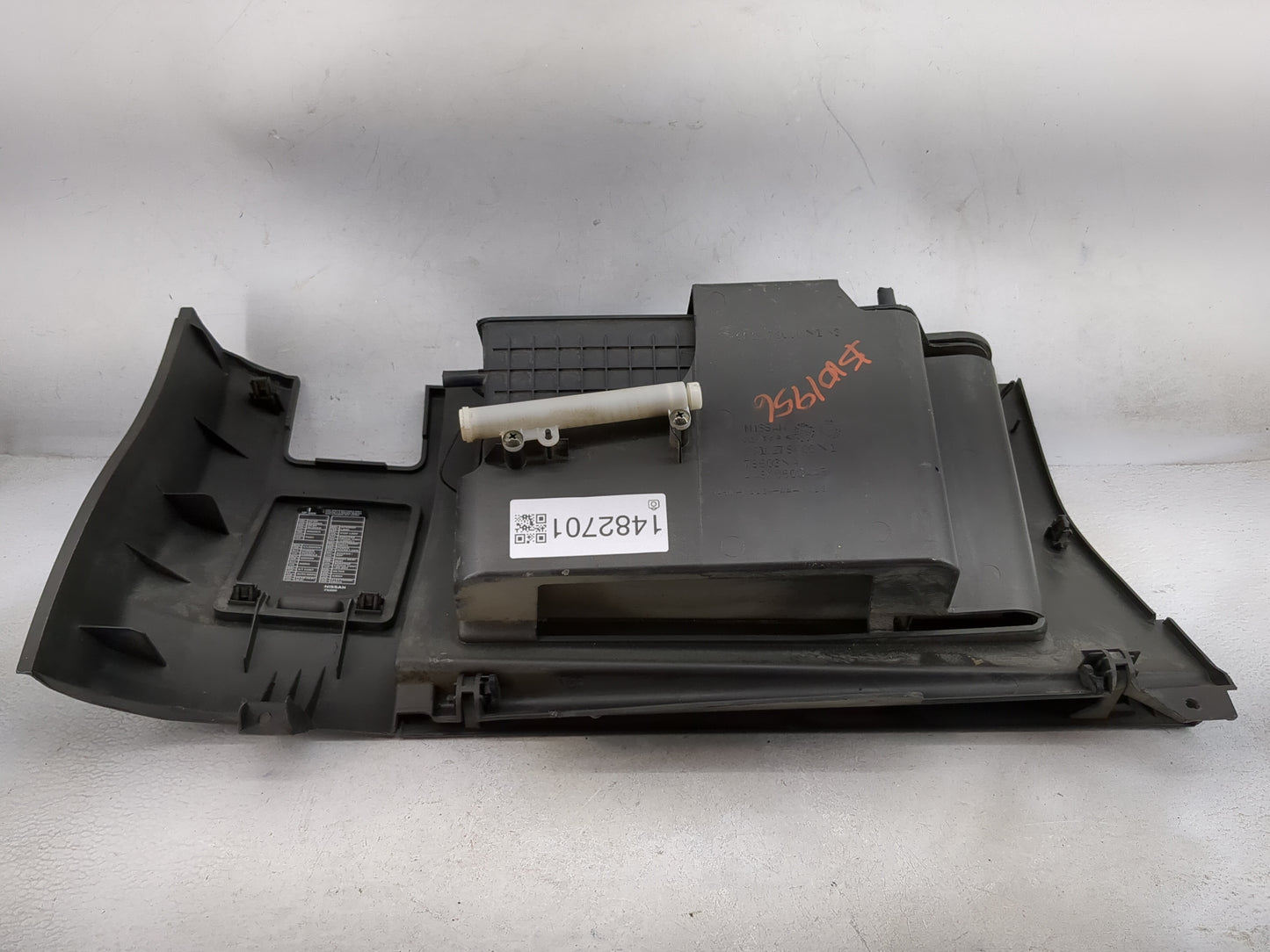 2005 Nissan Titan Passenger Glove Box Door Storage Compartment - Oemusedautoparts1.com