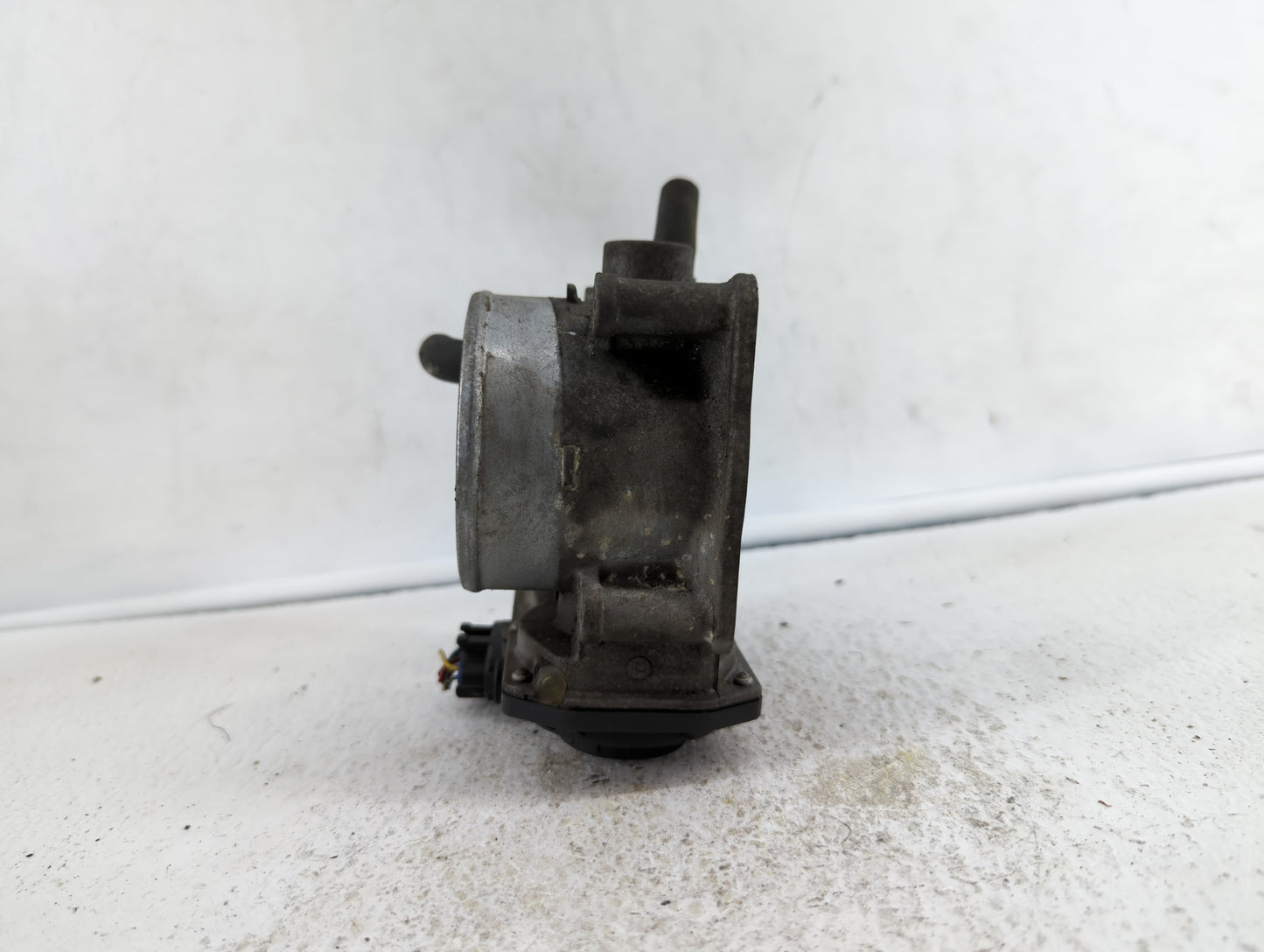 2004-2012 Nissan Titan Throttle Body P/N:16119 7S000 Fits Fits 2004 2005 2006 2007 2008 2009 2010 2011 2012 2013 2014 OEM Us