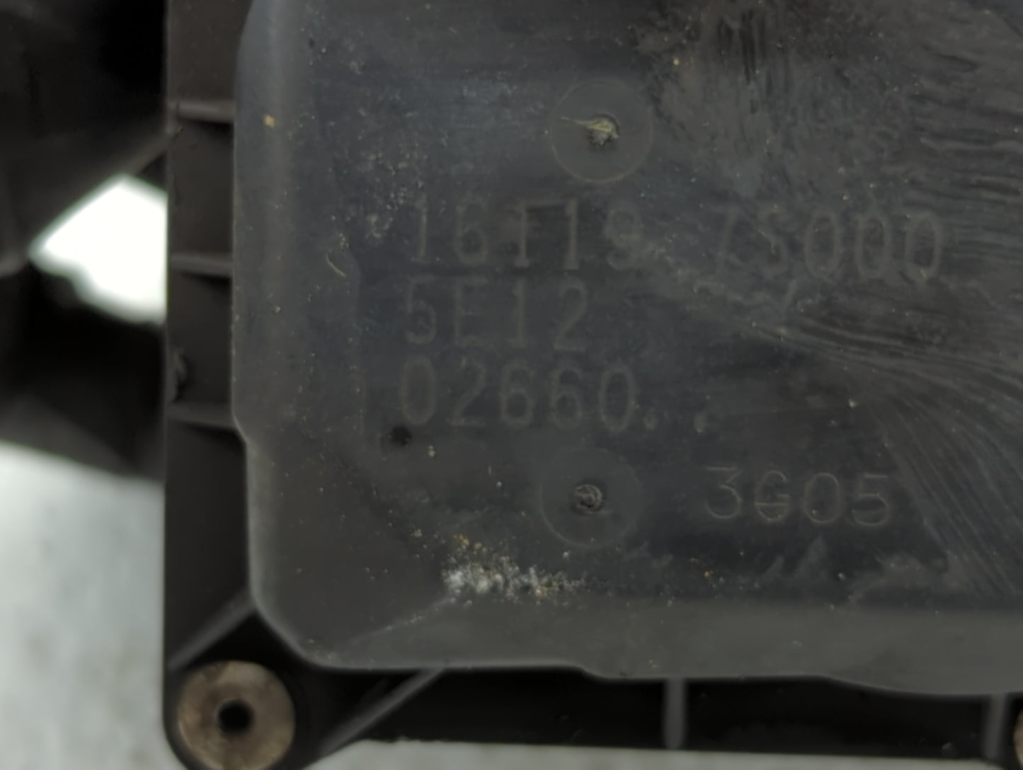 2004-2012 Nissan Titan Throttle Body P/N:16119 7S000 Fits Fits 2004 2005 2006 2007 2008 2009 2010 2011 2012 2013 2014 OEM Us