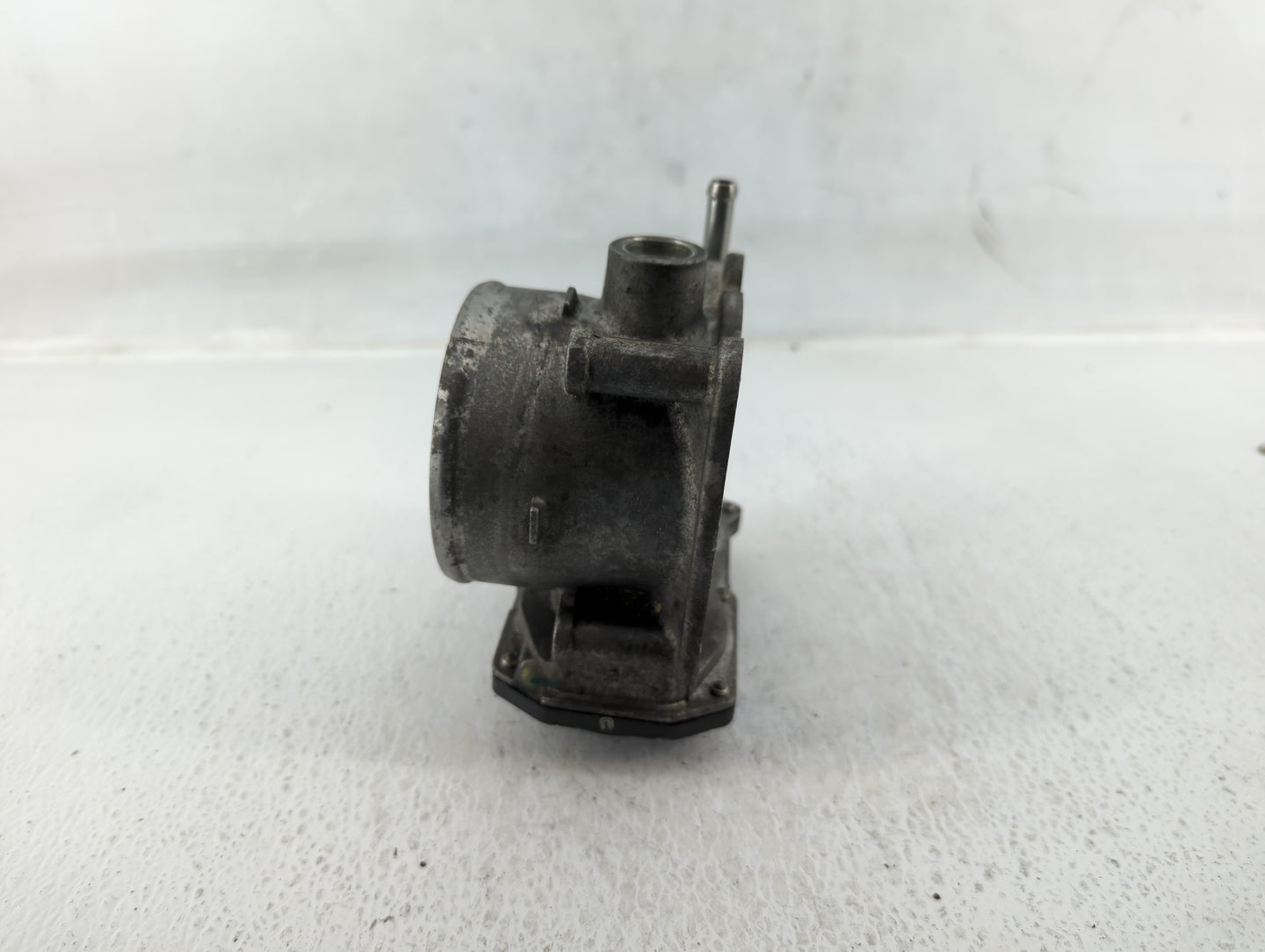 2004-2012 Nissan Titan Throttle Body P/N:16119 7S000 Fits Fits 2004 2005 2006 2007 2008 2009 2010 2011 2012 2013 2014 OEM Us