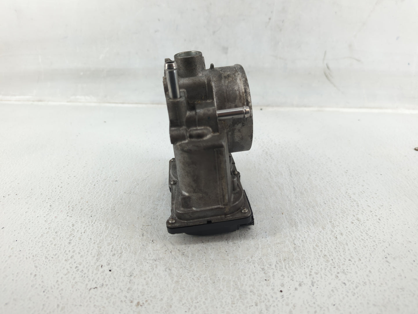 2004-2012 Nissan Titan Throttle Body P/N:16119 7S000 Fits Fits 2004 2005 2006 2007 2008 2009 2010 2011 2012 2013 2014 OEM Us