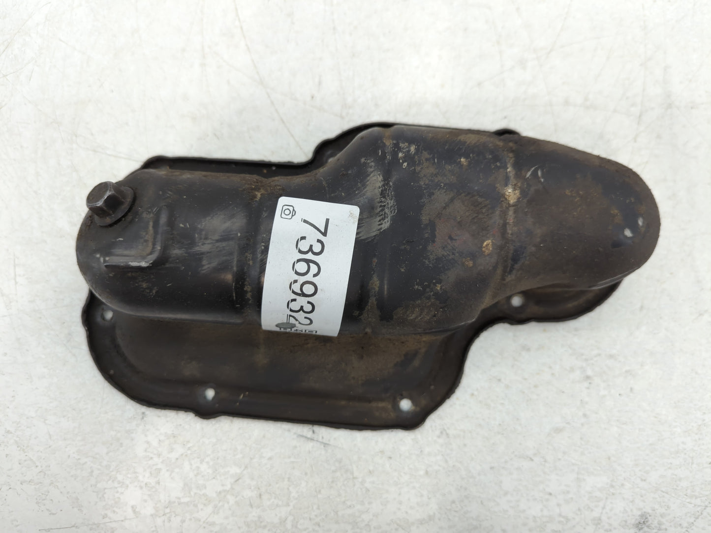 2004-2015 Nissan Titan Engine Oil Pan Fits Fits 2004 2005 2006 2007 2008 2009 2010 2011 2012 2013 2014 2015 OEM Used Auto Pa