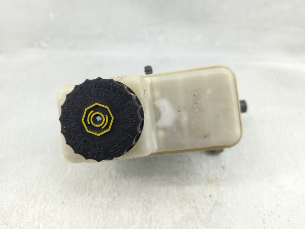 2005-2005 Nissan Xterra Brake Master Cylinder - Oemusedautoparts1.com