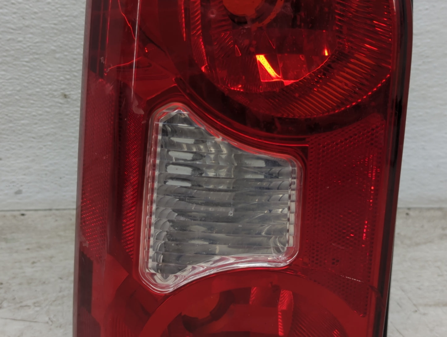 2005-2015 Nissan Xterra Tail Light Assembly Driver Left OEM P/N:949 602 Fits OEM Used Auto Parts - Oemusedautoparts1.com