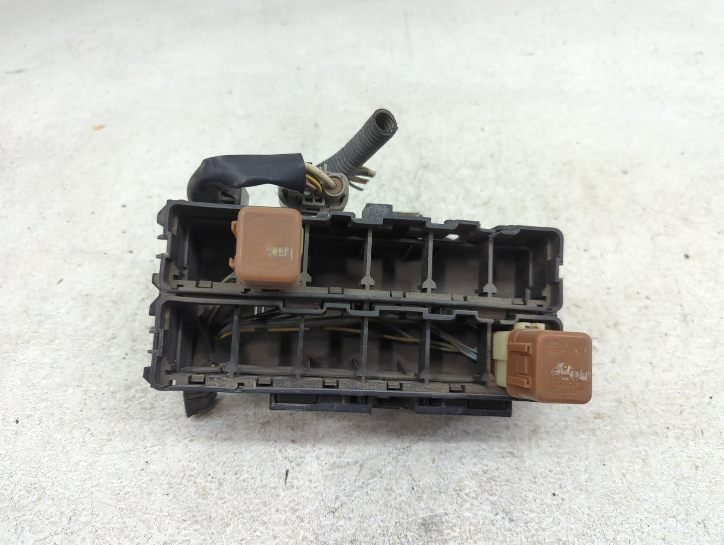 2005-2007 Nissan Xterra Fusebox Fuse Box Panel Relay Module P/N:24382 Fits Fits 2005 2006 2007 OEM Used Auto Parts - Oemused