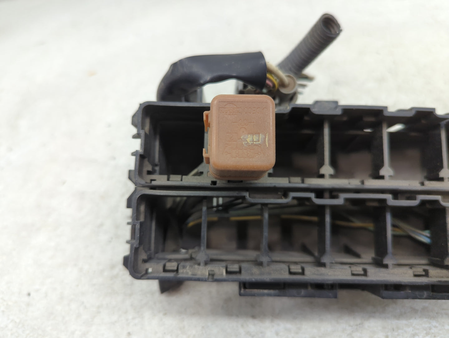 2005-2007 Nissan Xterra Fusebox Fuse Box Panel Relay Module P/N:24382 Fits Fits 2005 2006 2007 OEM Used Auto Parts - Oemused