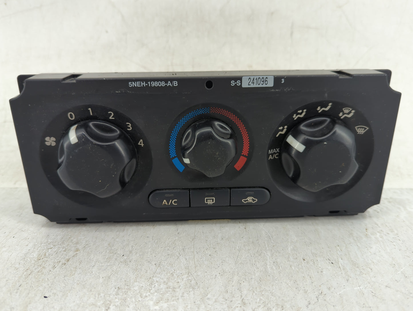 2005-2010 Nissan Xterra Climate Control Module Temperature AC/Heater Replacement P/N:27510EA000 Fits OEM Used Auto Parts - O