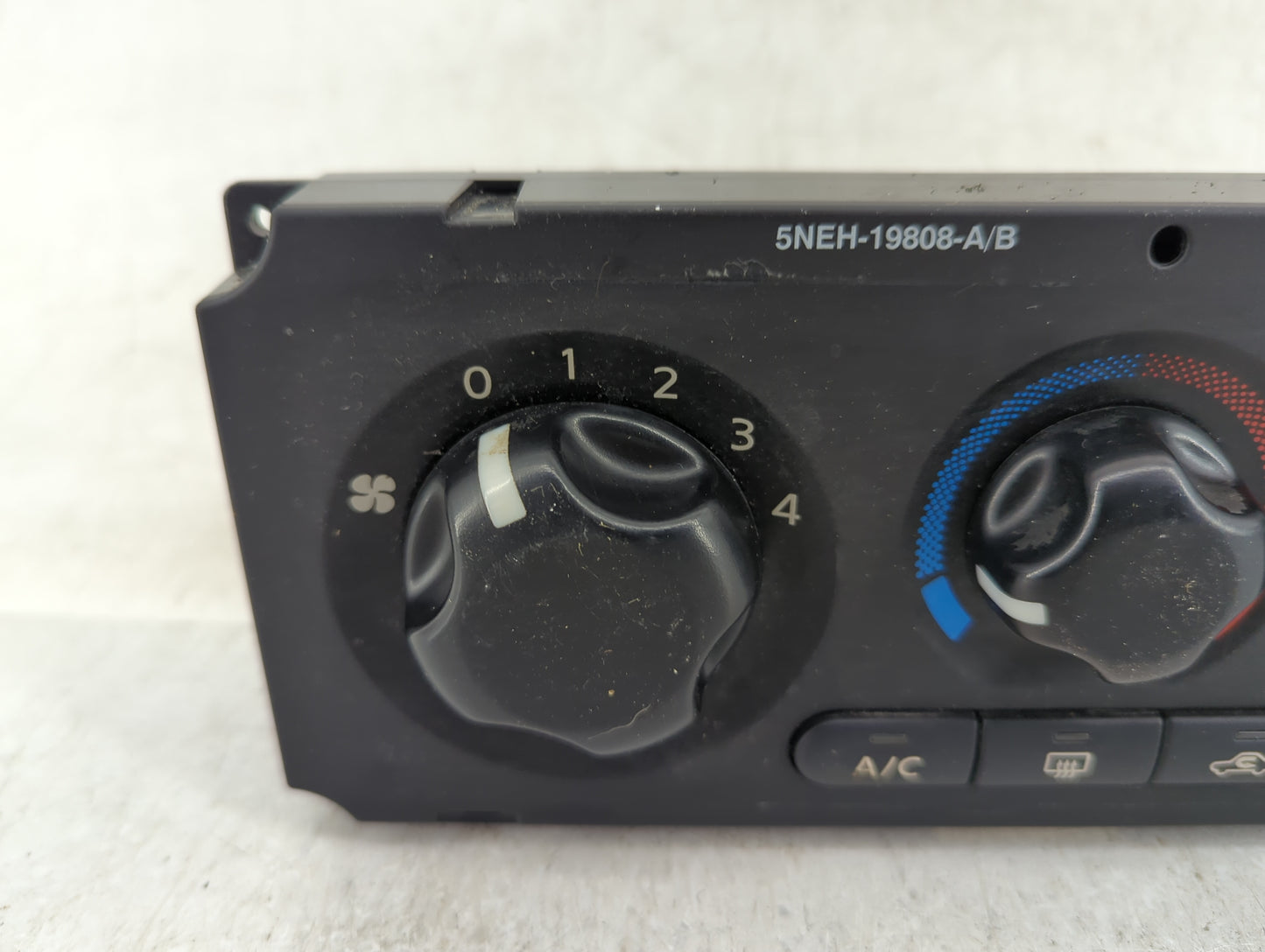 2005-2010 Nissan Xterra Climate Control Module Temperature AC/Heater Replacement P/N:27510EA000 Fits OEM Used Auto Parts - O