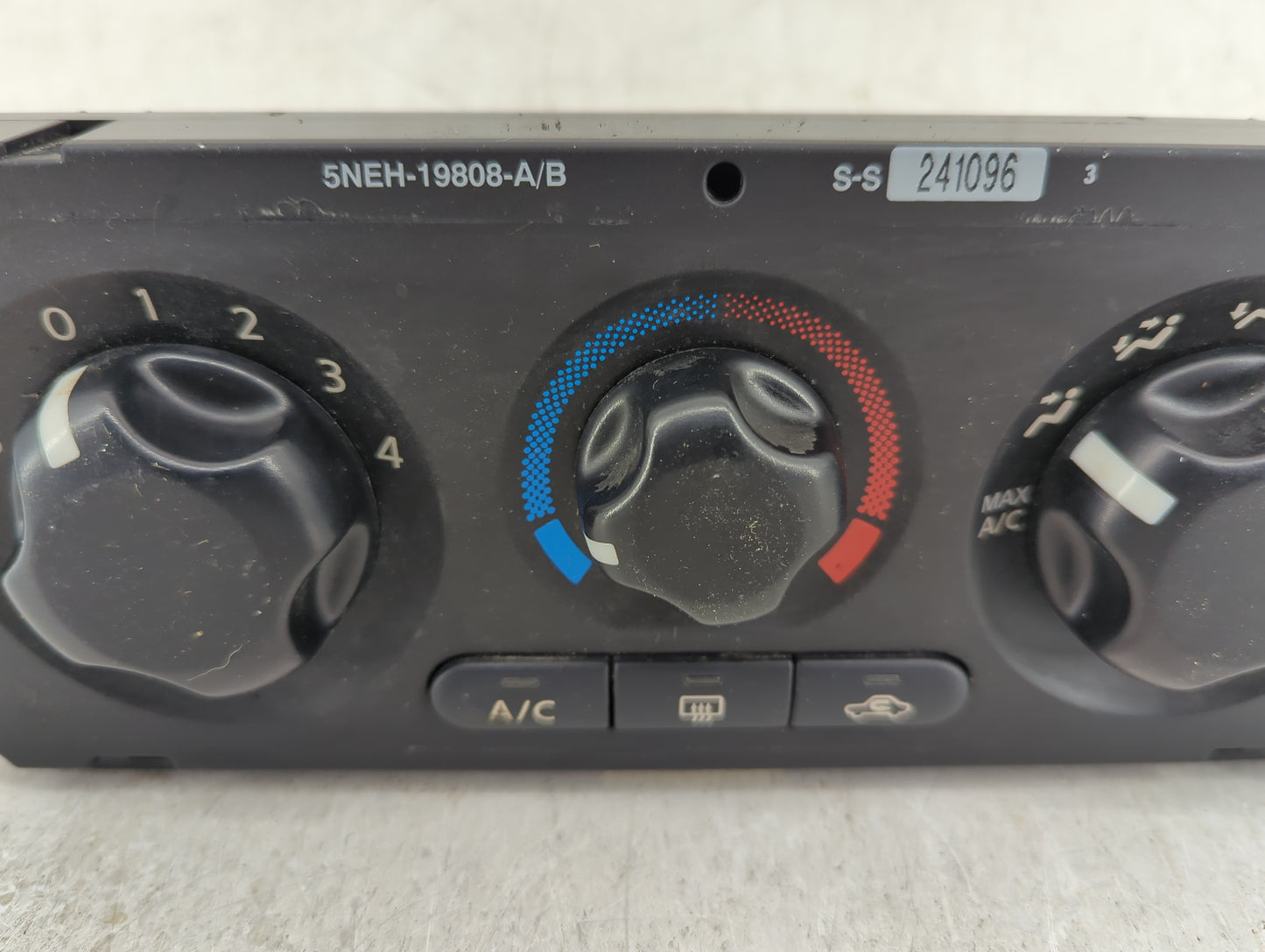 2005-2010 Nissan Xterra Climate Control Module Temperature AC/Heater Replacement P/N:27510EA000 Fits OEM Used Auto Parts - O