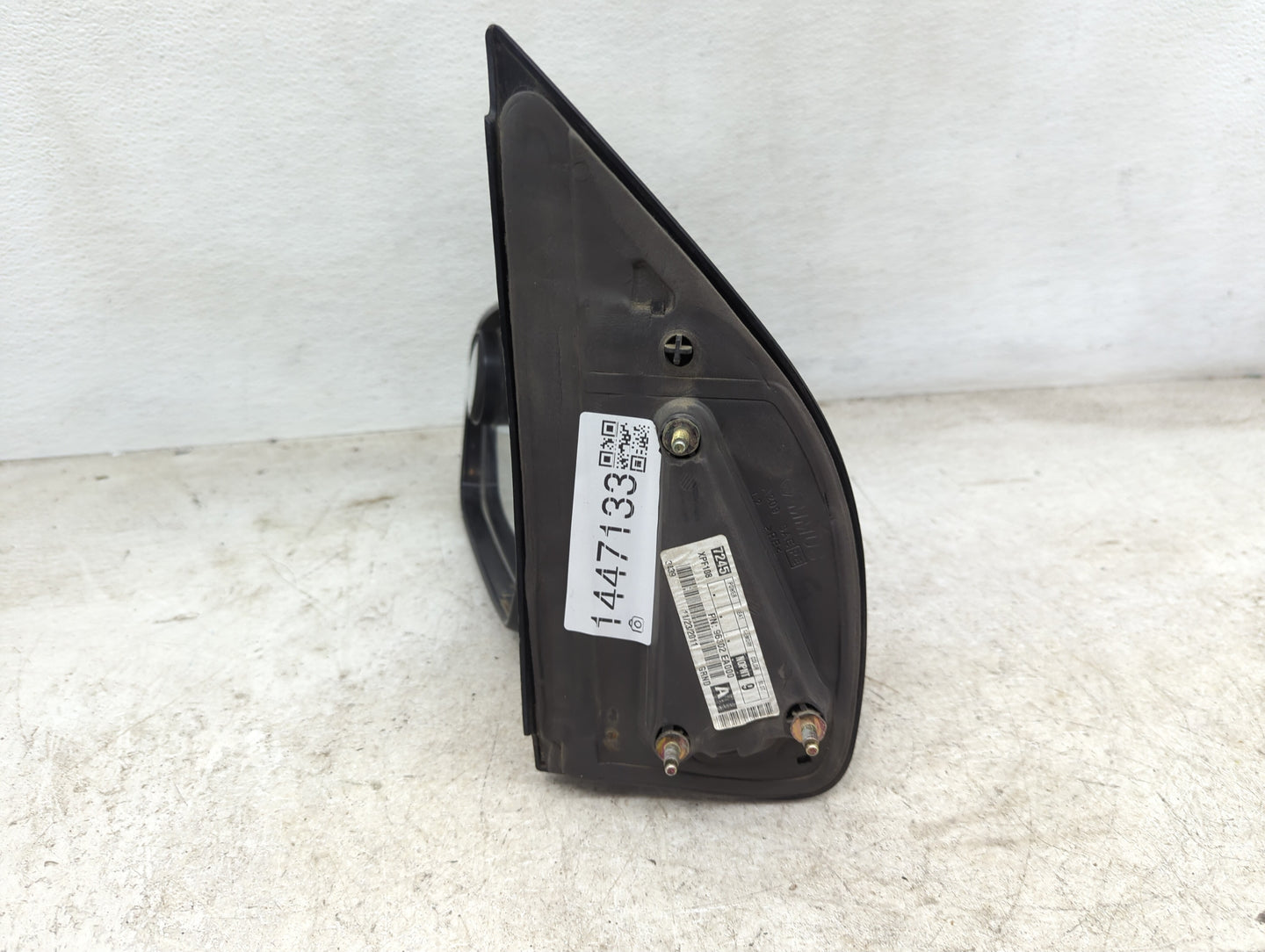 2005-2015 Nissan Xterra Driver Side View Mirror - Left Door Mirror OEM Used - Oemusedautoparts1.com