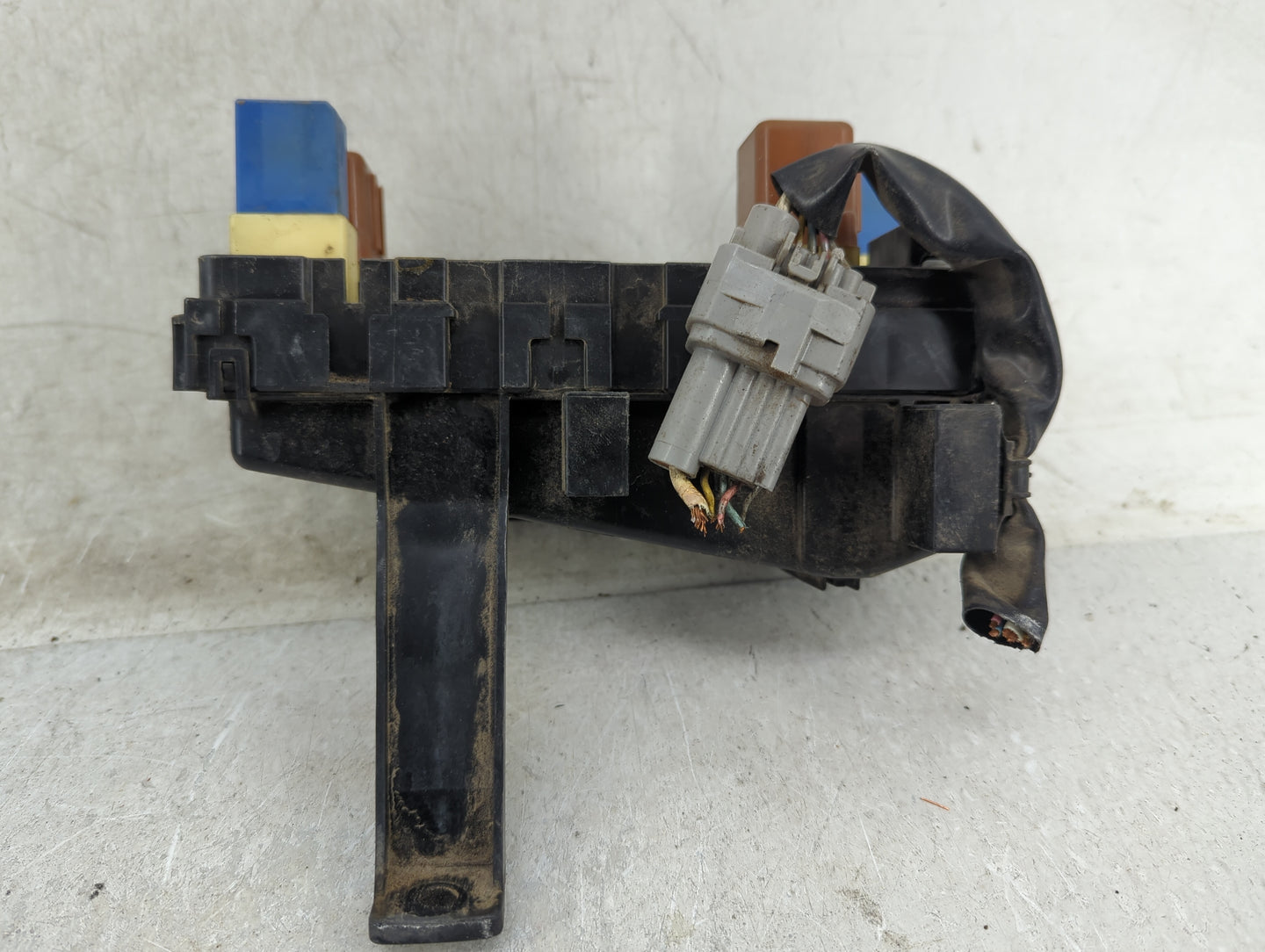 2005-2007 Nissan Xterra Fusebox Fuse Box Panel Relay Module P/N:24382 Fits Fits 2005 2006 2007 OEM Used Auto Parts - Oemused
