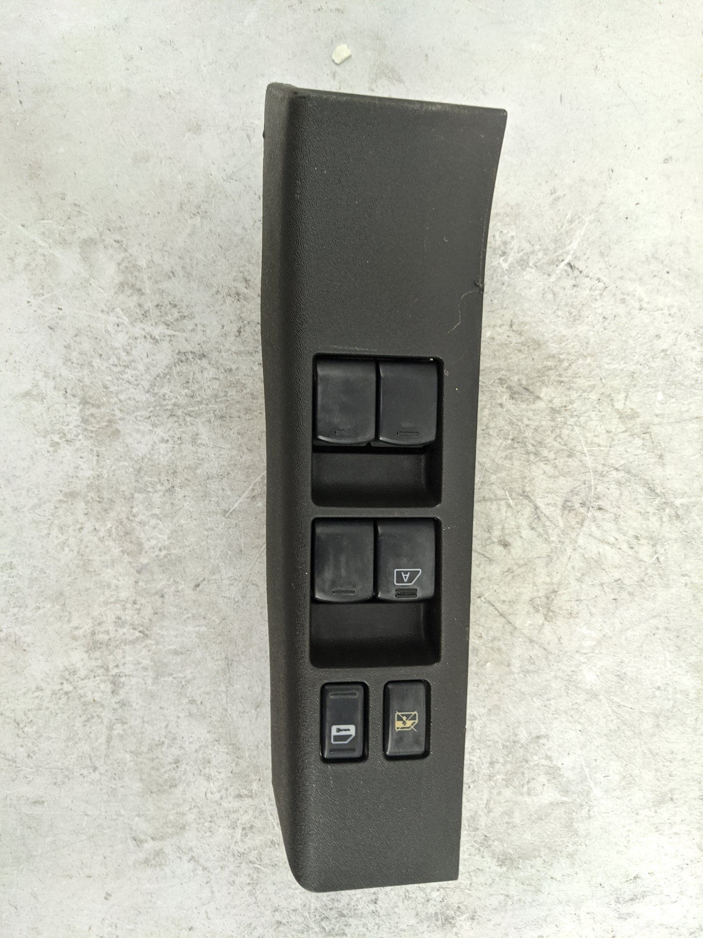 2005-2006 Nissan Xterra Master Power Window Switch Replacement Driver Side Left Fits Fits 2005 2006 OEM Used Auto Parts - Oe