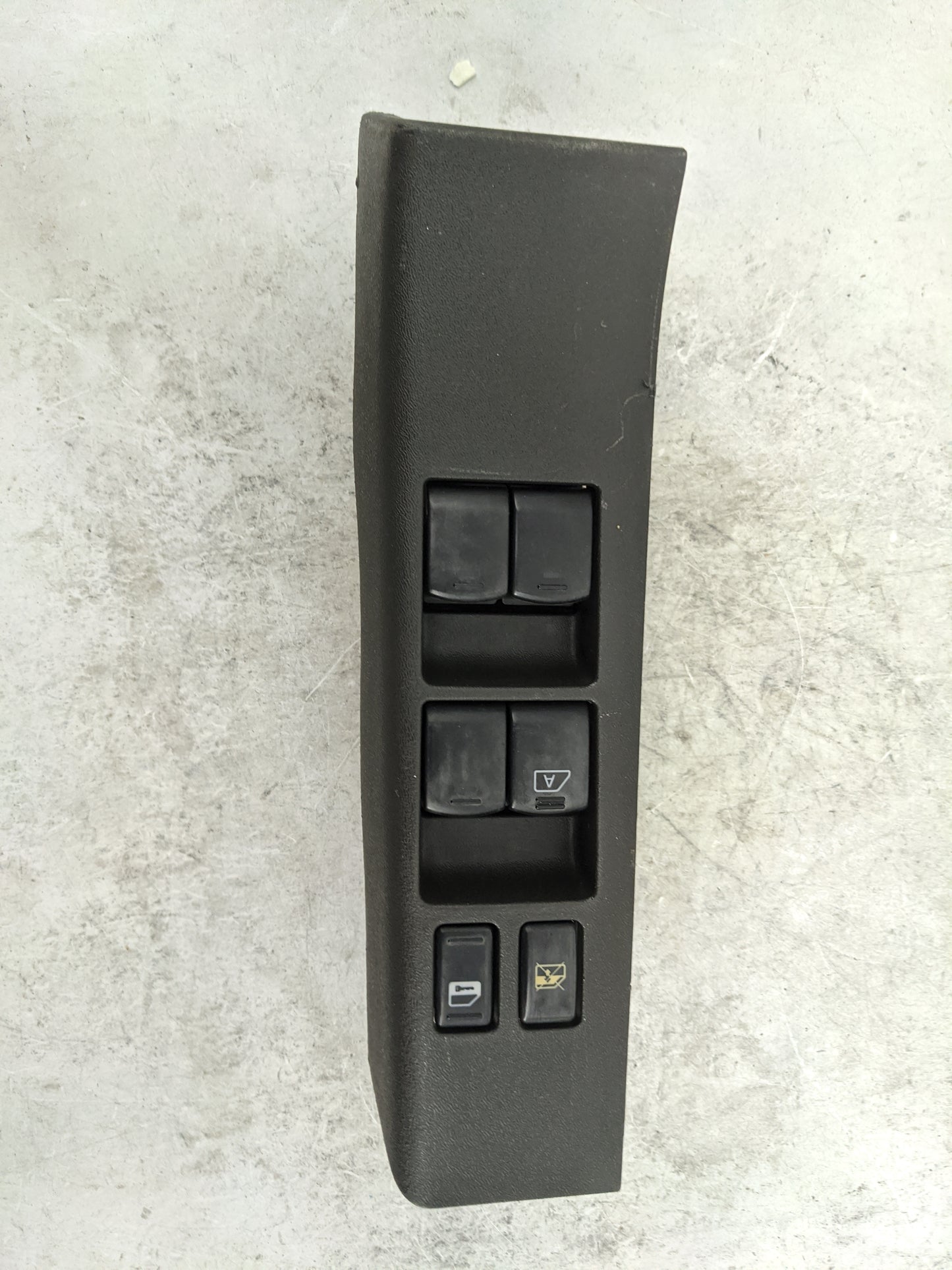 2005-2006 Nissan Xterra Master Power Window Switch Replacement Driver Side Left Fits Fits 2005 2006 OEM Used Auto Parts - Oe