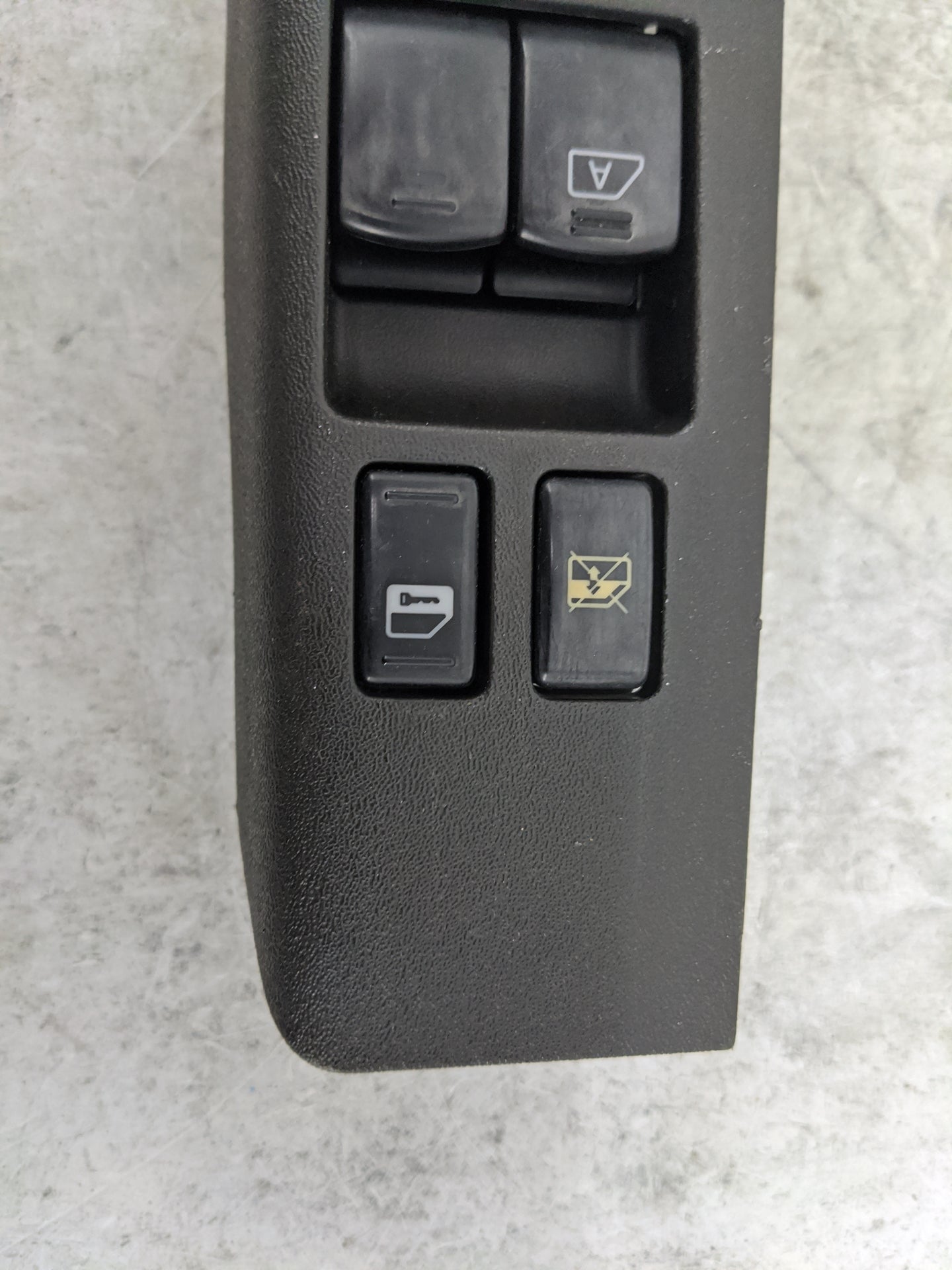 2005-2006 Nissan Xterra Master Power Window Switch Replacement Driver Side Left Fits Fits 2005 2006 OEM Used Auto Parts - Oe