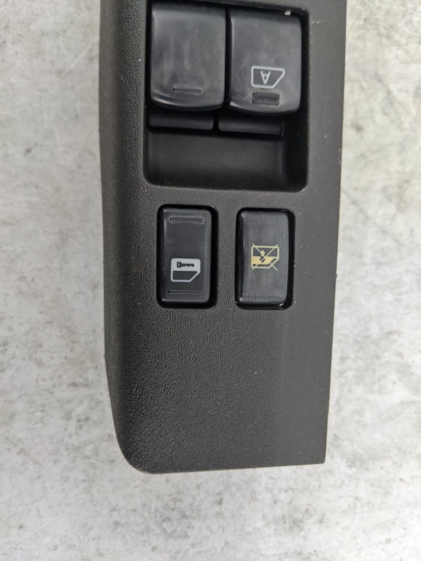 2005-2006 Nissan Xterra Master Power Window Switch Replacement Driver Side Left Fits Fits 2005 2006 OEM Used Auto Parts - Oe