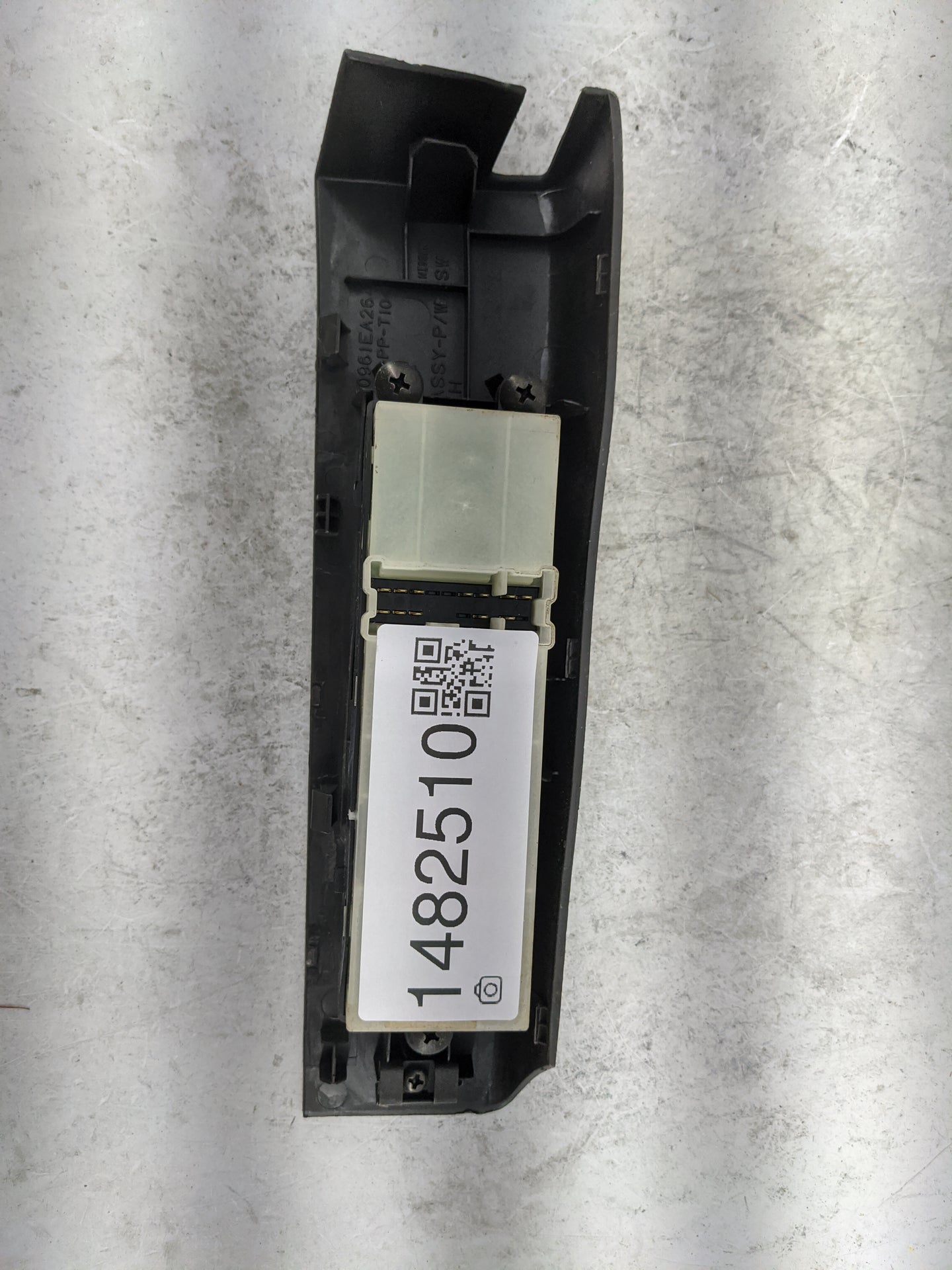 2005-2006 Nissan Xterra Master Power Window Switch Replacement Driver Side Left Fits Fits 2005 2006 OEM Used Auto Parts - Oe