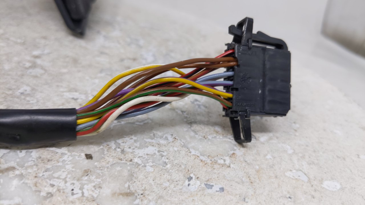 2005 Oldsmobile 98 Driver Side View Mirror - Left Door Mirror OEM Used - Oemusedautoparts1.com