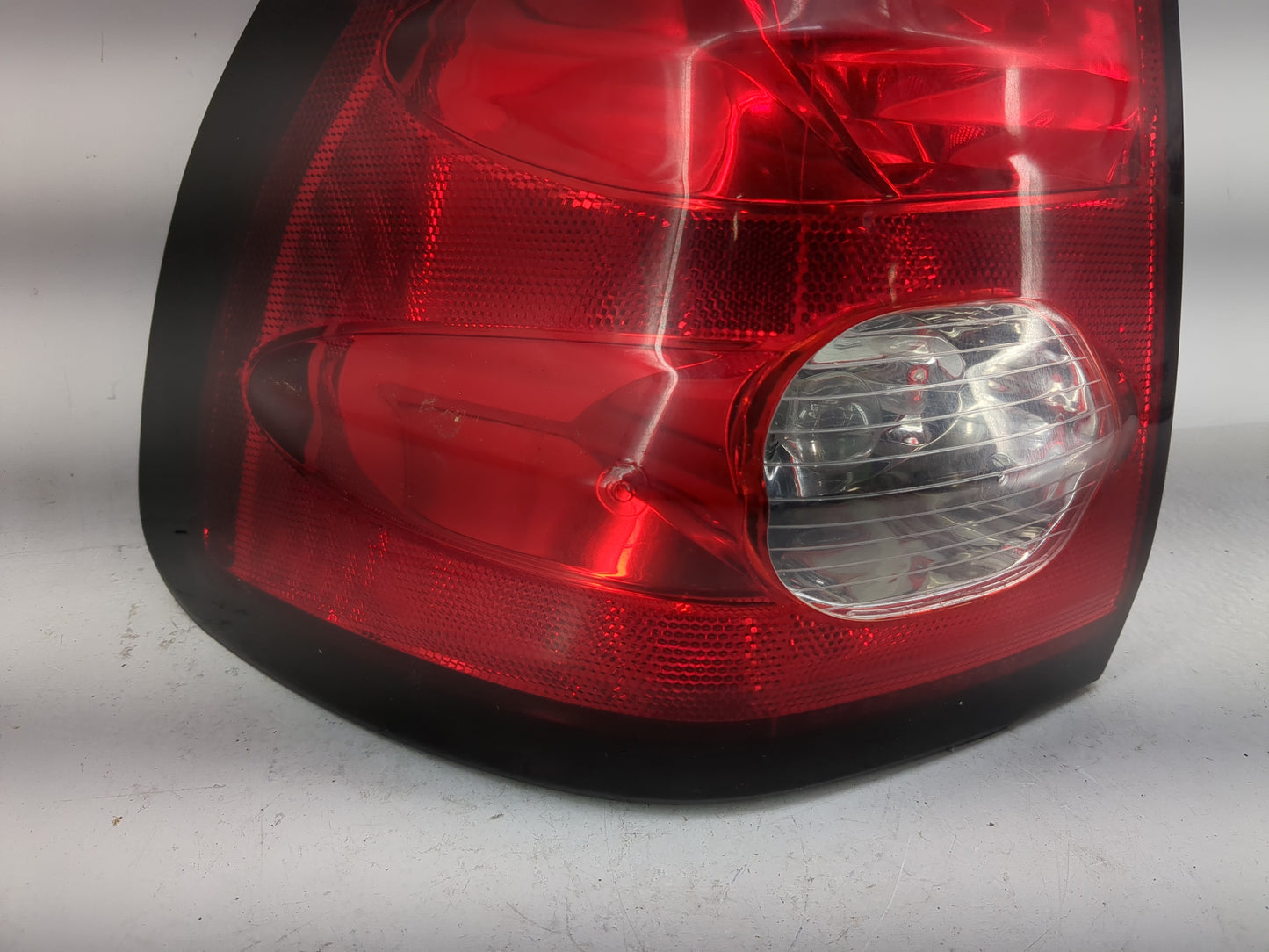 2001-2005 Pontiac Aztek Tail Light Assembly Driver Left OEM P/N:10325501 Fits Fits 2001 2002 2003 2004 2005 OEM Used Auto Pa