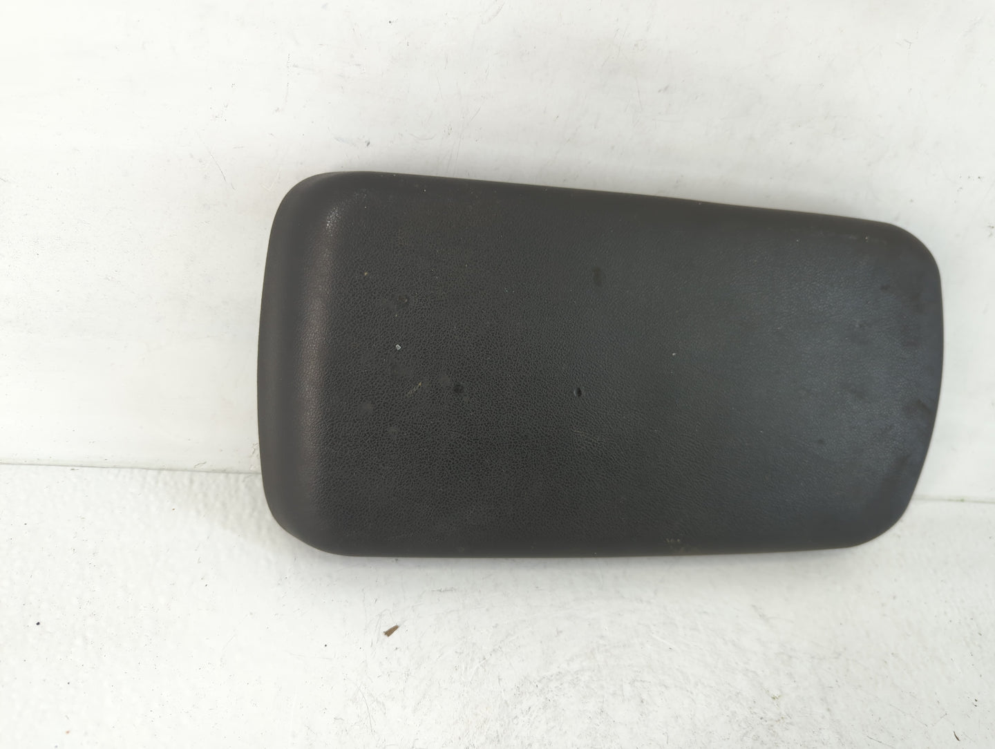 2005 Pontiac G6 Center Console Armrest Cover Lid Fits OEM Used Auto Parts - Oemusedautoparts1.com