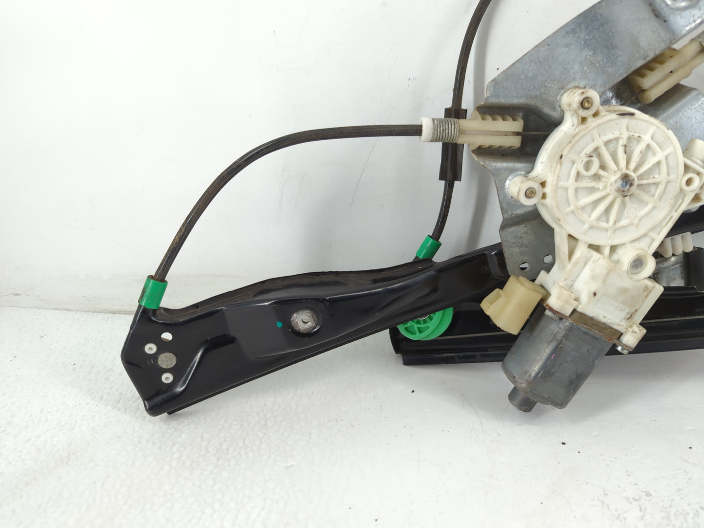 2005-2010 Pontiac G6 Driver Left Front Window Regulator - Oemusedautoparts1.com