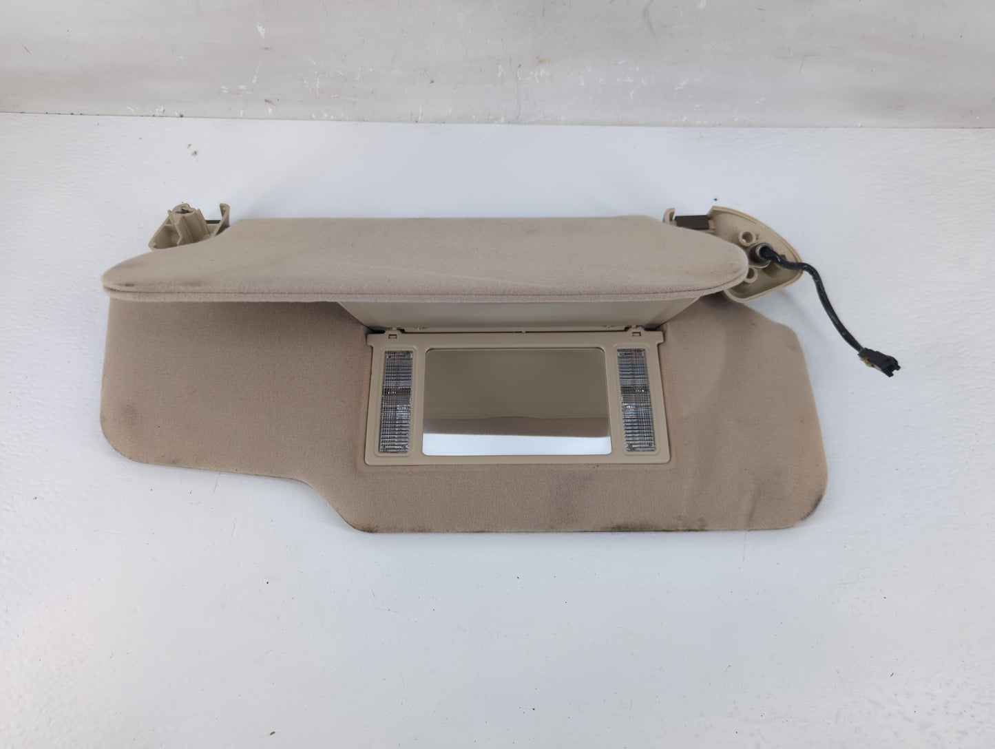 2005 Pontiac Grand Am Sun Visor Shade Replacement Passenger Right Mirror Fits OEM Used Auto Parts - Oemusedautoparts1.com
