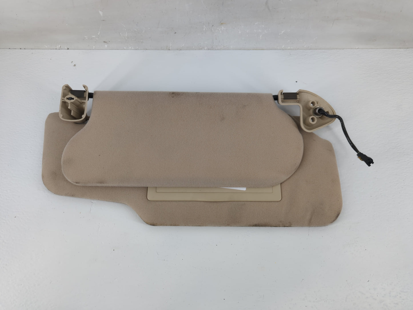 2005 Pontiac Grand Am Sun Visor Shade Replacement Passenger Right Mirror Fits OEM Used Auto Parts - Oemusedautoparts1.com