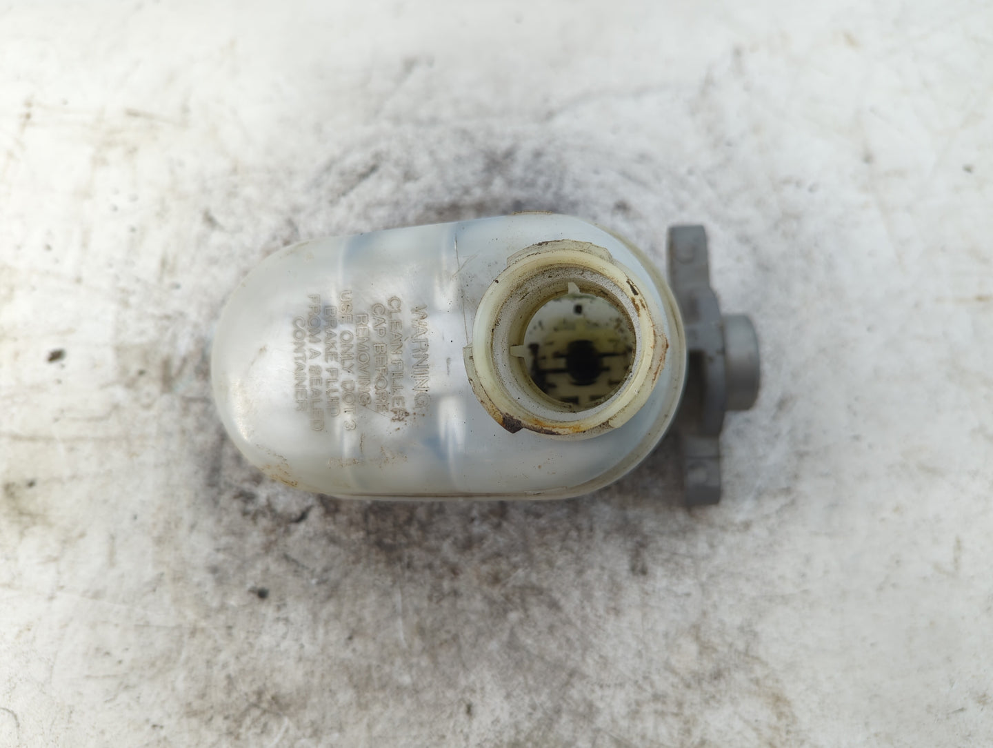 2000-2005 Pontiac Grand Am Brake Master Cylinder - Oemusedautoparts1.com