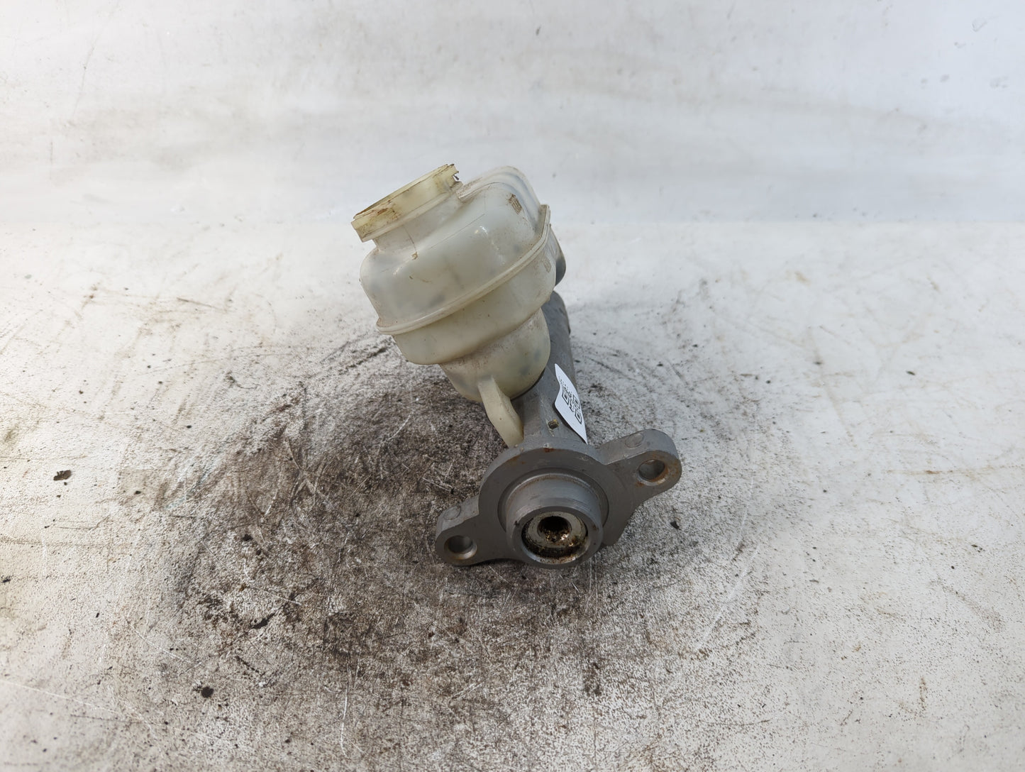 2000-2005 Pontiac Grand Am Brake Master Cylinder - Oemusedautoparts1.com