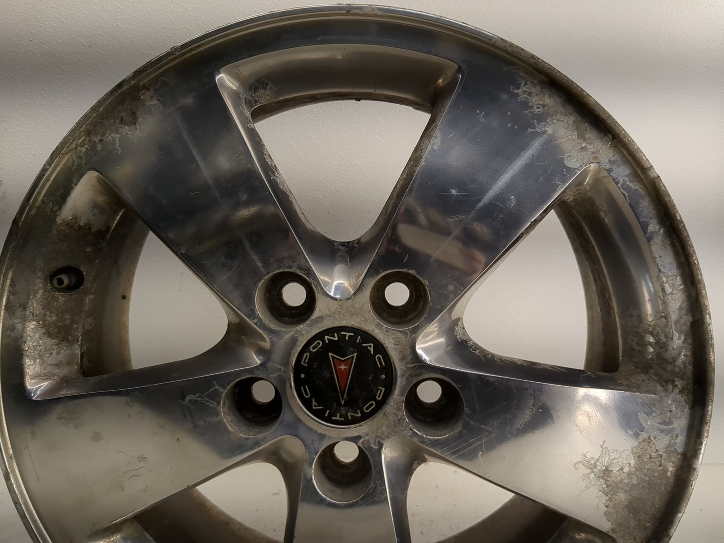2005-2008 Pontiac Grand Prix Oem Wheel Rim 1049724 - Oemusedautoparts1.com