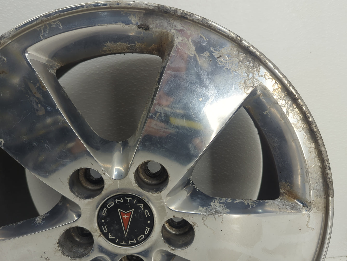 2005-2008 Pontiac Grand Prix Oem Wheel Rim 1049725 - Oemusedautoparts1.com