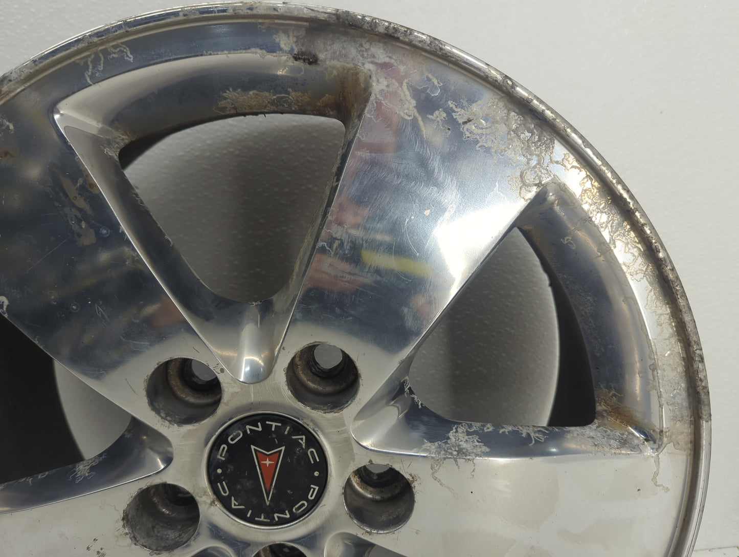 2005-2008 Pontiac Grand Prix Oem Wheel Rim 1049725 - Oemusedautoparts1.com