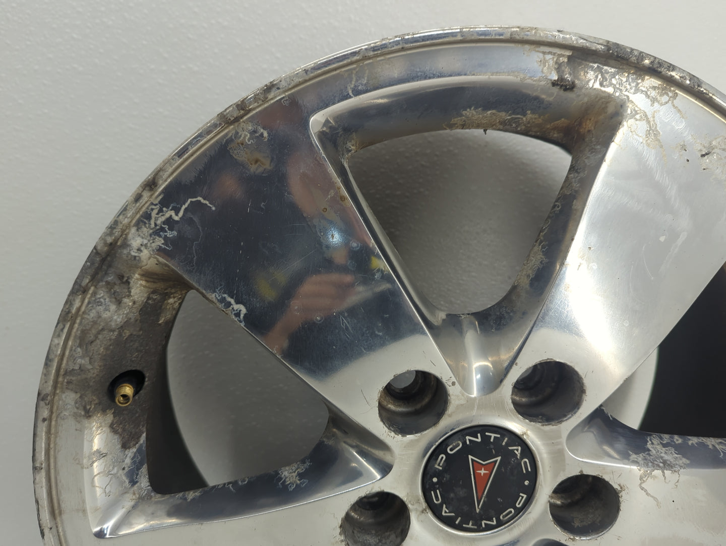 2005-2008 Pontiac Grand Prix Oem Wheel Rim 1049725 - Oemusedautoparts1.com