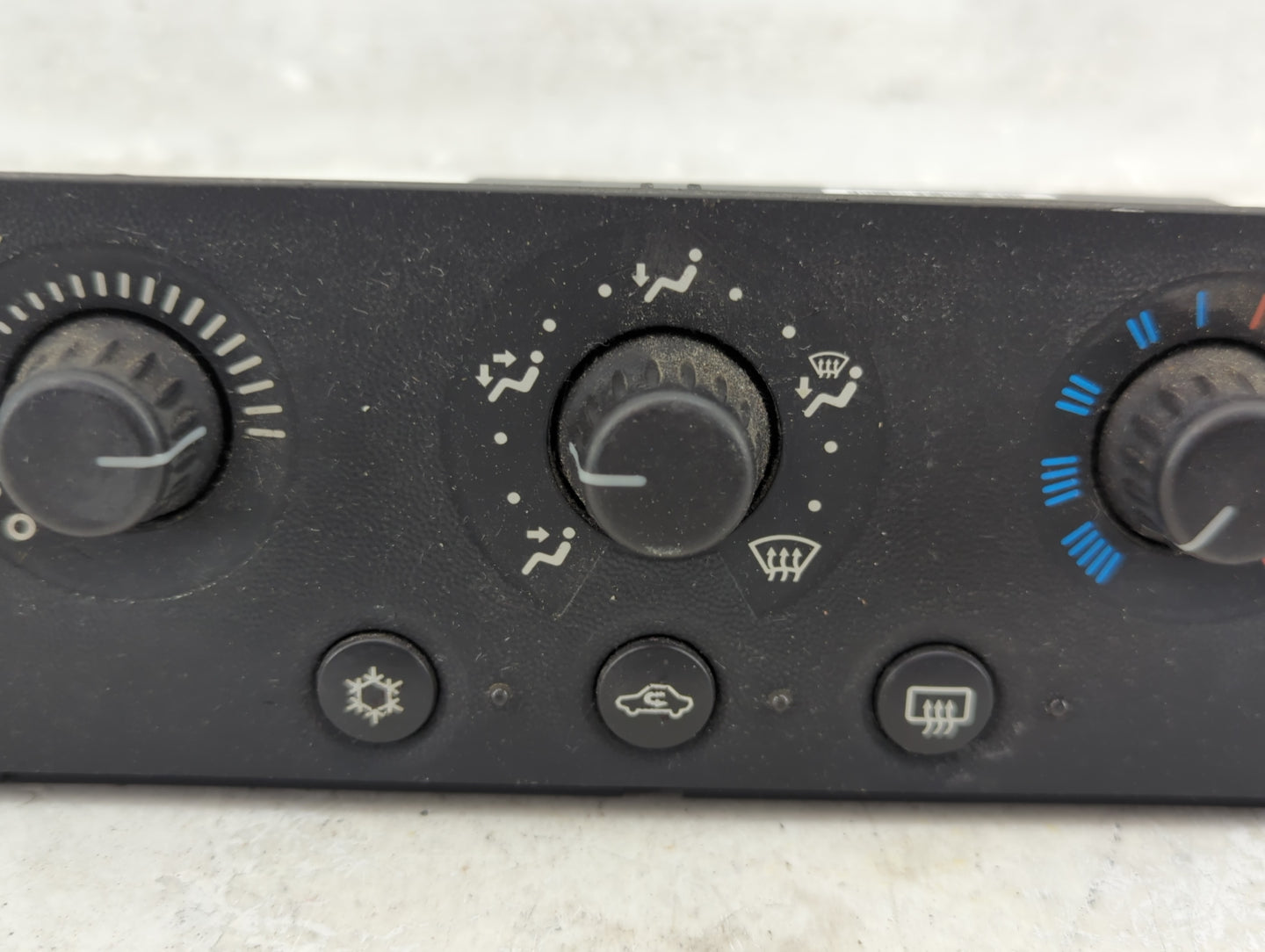 2004-2008 Pontiac Grand Prix Climate Control Module Temperature AC/Heater Replacement P/N:152555705041 Fits OEM Used Auto Pa
