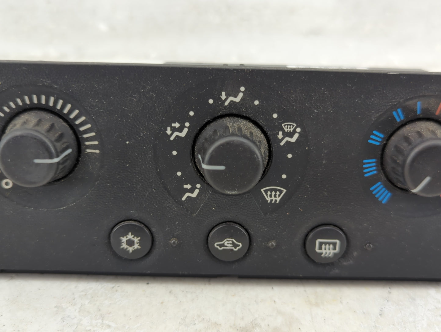 2004-2008 Pontiac Grand Prix Climate Control Module Temperature AC/Heater Replacement P/N:152555705041 Fits OEM Used Auto Pa