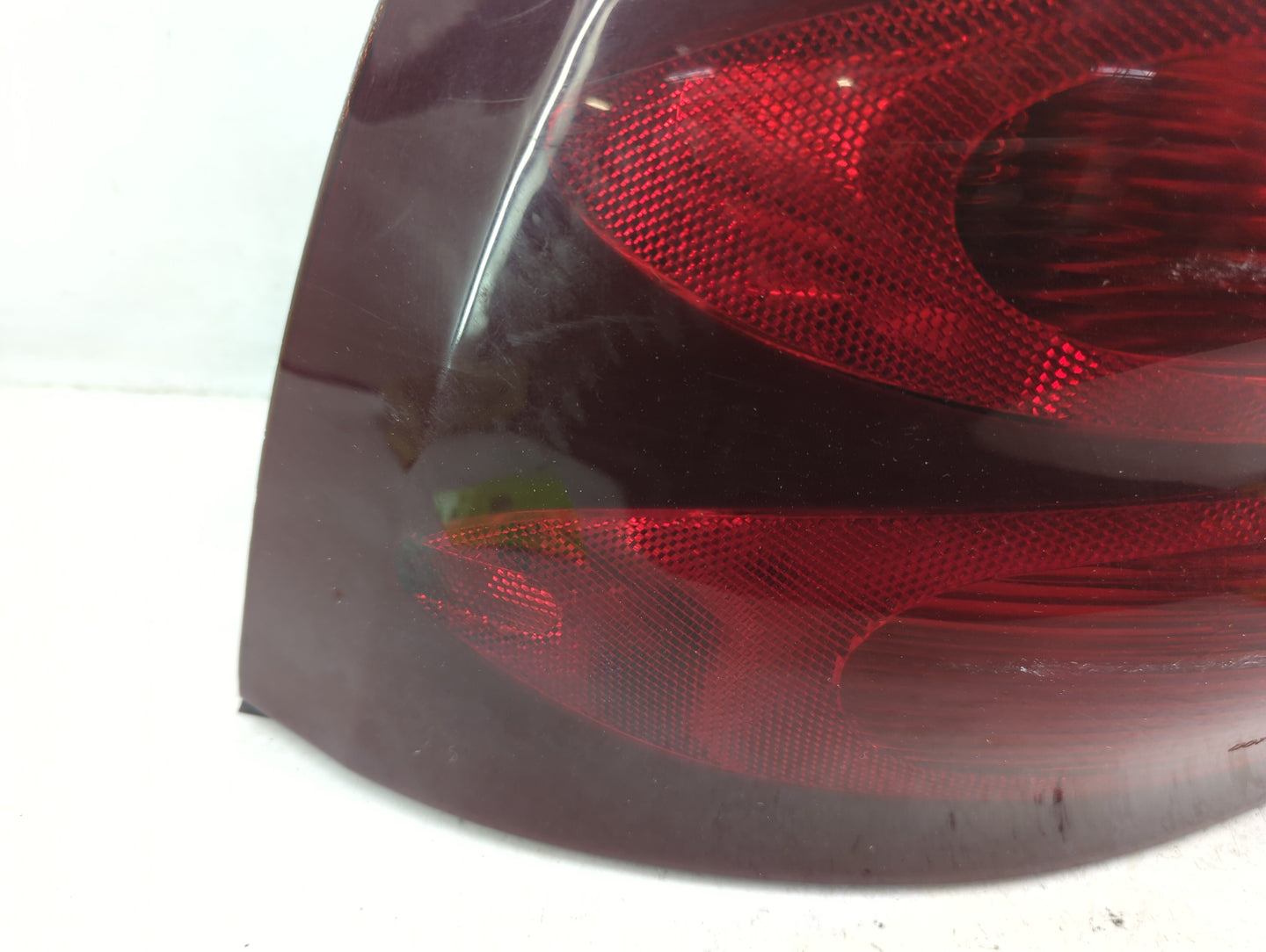 2004-2008 Pontiac Grand Prix Tail Light Assembly Driver Left OEM P/N:15283364 Fits Fits 2004 2005 2006 2007 2008 OEM Used Au
