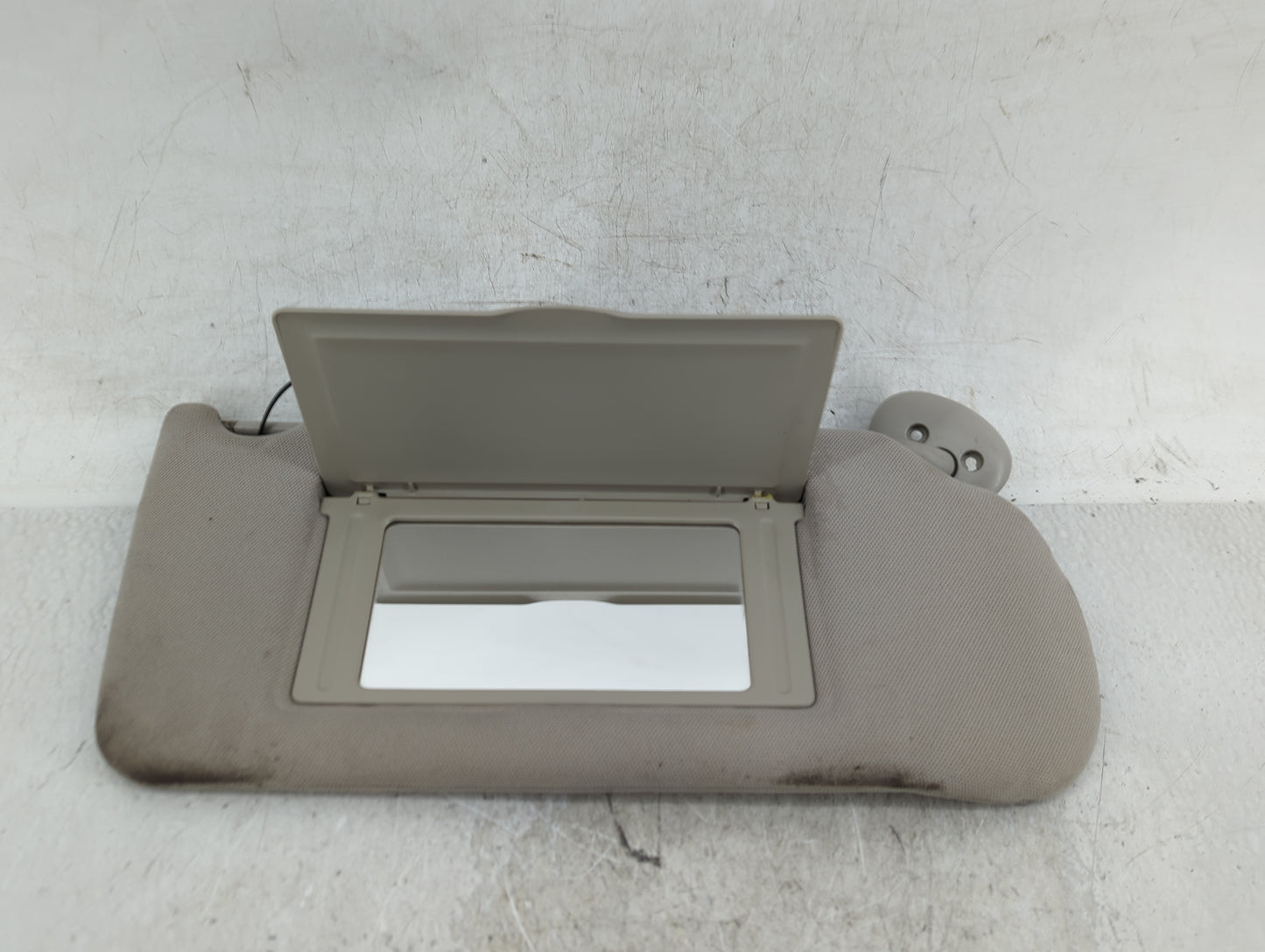 2005-2008 Pontiac Grand Prix Sun Visor Shade Replacement Passenger Right Mirror Fits Fits 2005 2006 2007 2008 OEM Used Auto 