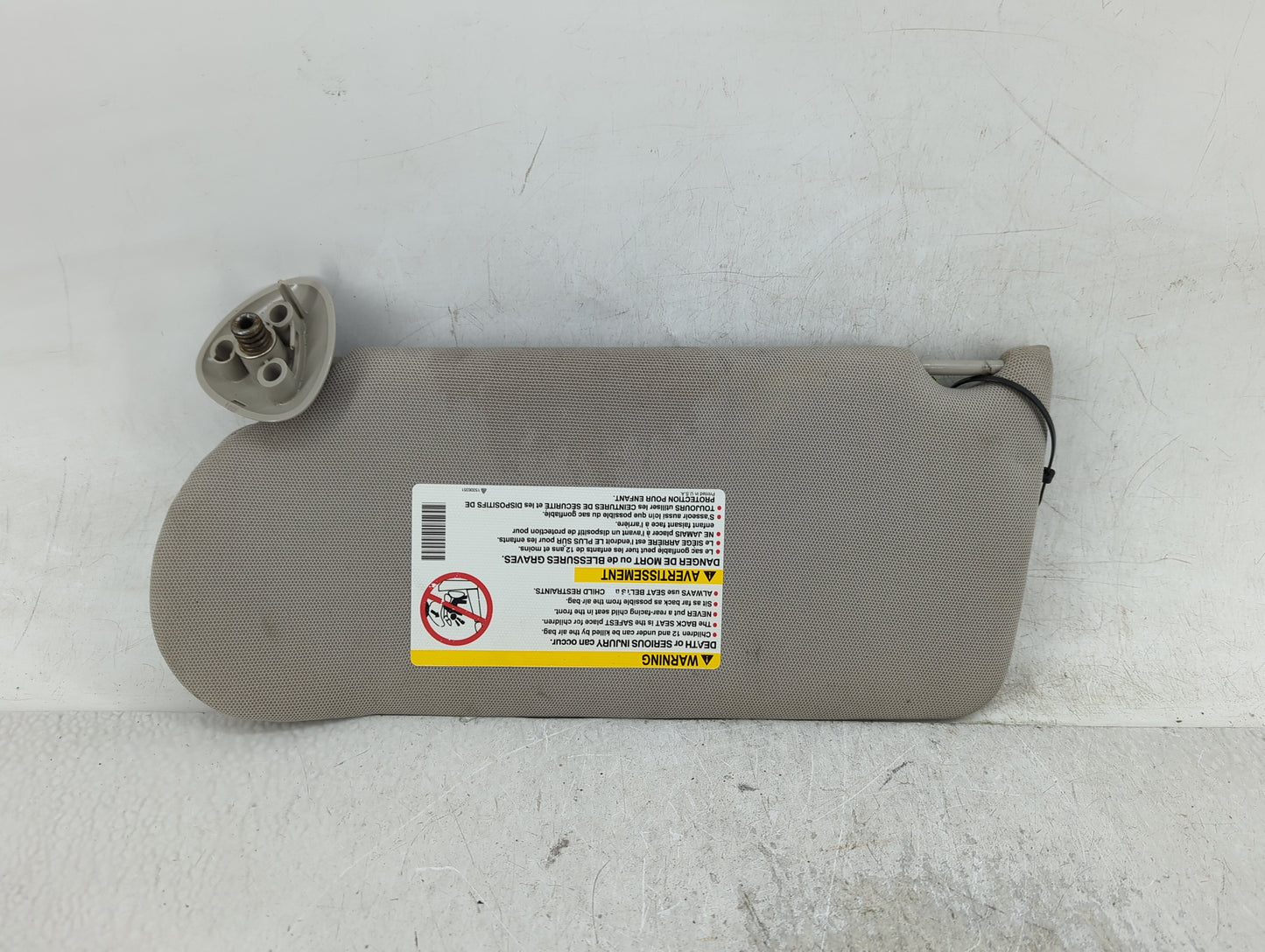 2005-2008 Pontiac Grand Prix Sun Visor Shade Replacement Passenger Right Mirror Fits Fits 2005 2006 2007 2008 OEM Used Auto 