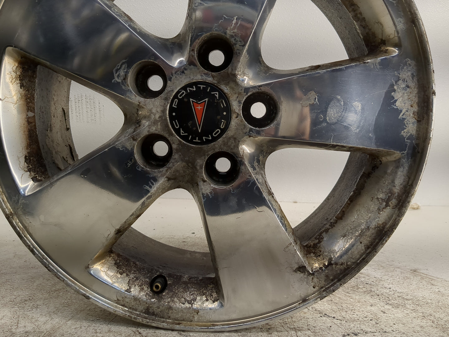 2005-2008 Pontiac Grand Prix Oem Wheel Rim 1253296 - Oemusedautoparts1.com