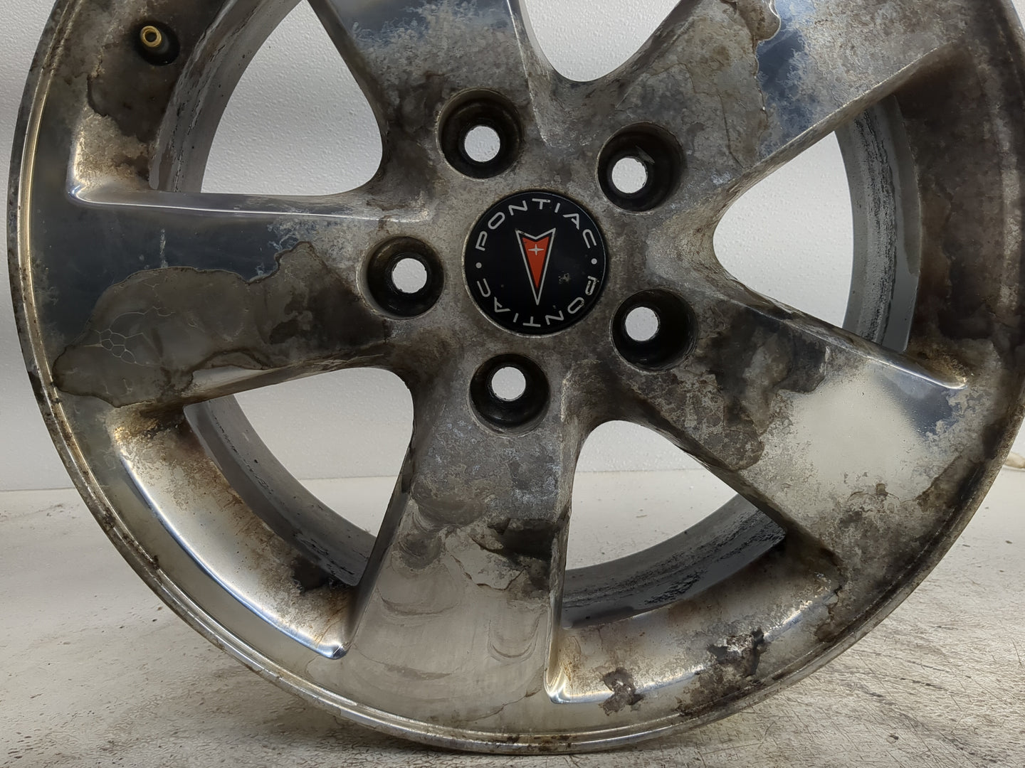 2005-2008 Pontiac Grand Prix Oem Wheel Rim 1253302 - Oemusedautoparts1.com
