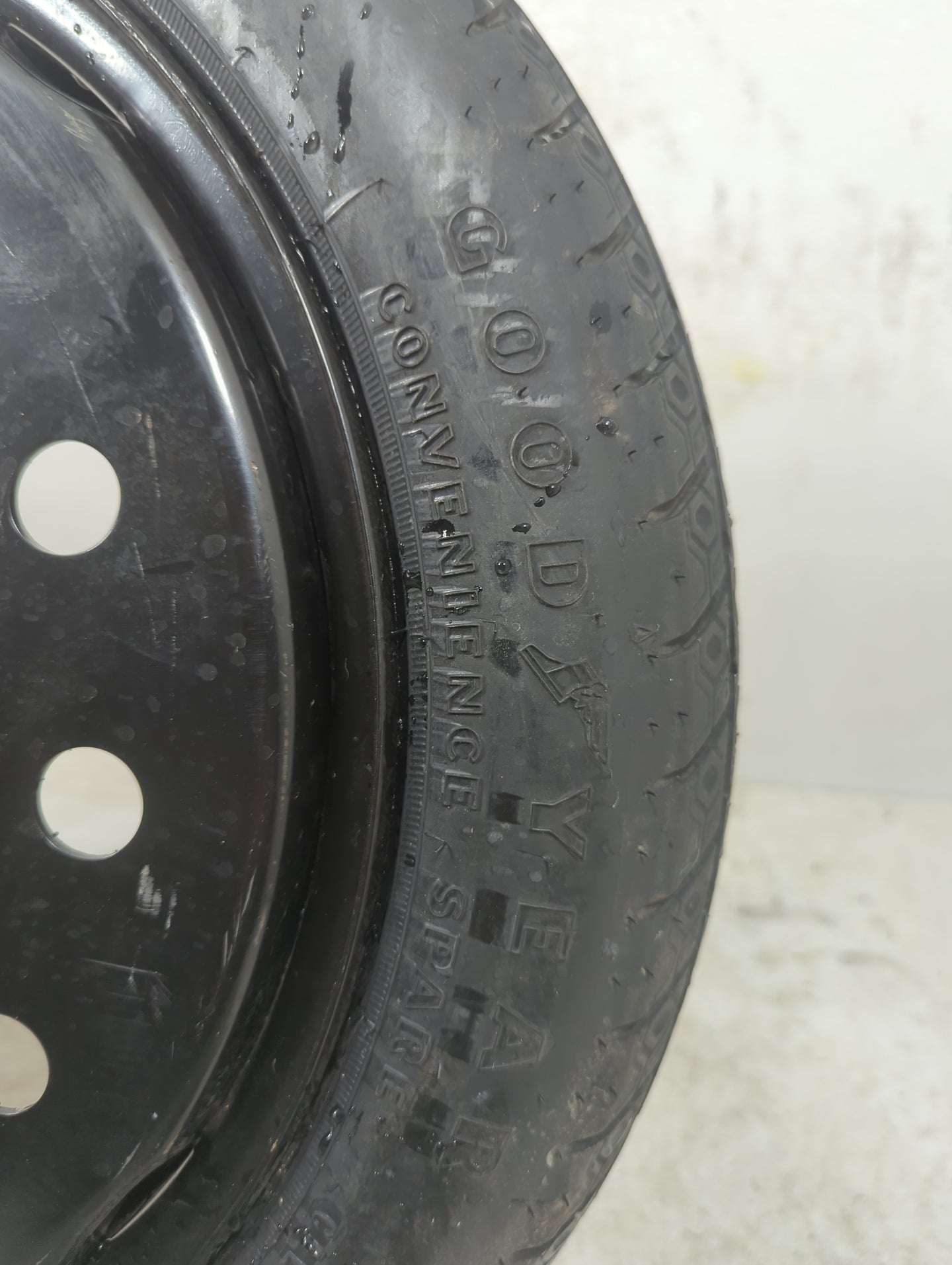 2004-2008 Pontiac Grand Prix Spare Donut Tire Wheel Rim Oem 1253305 - Oemusedautoparts1.com