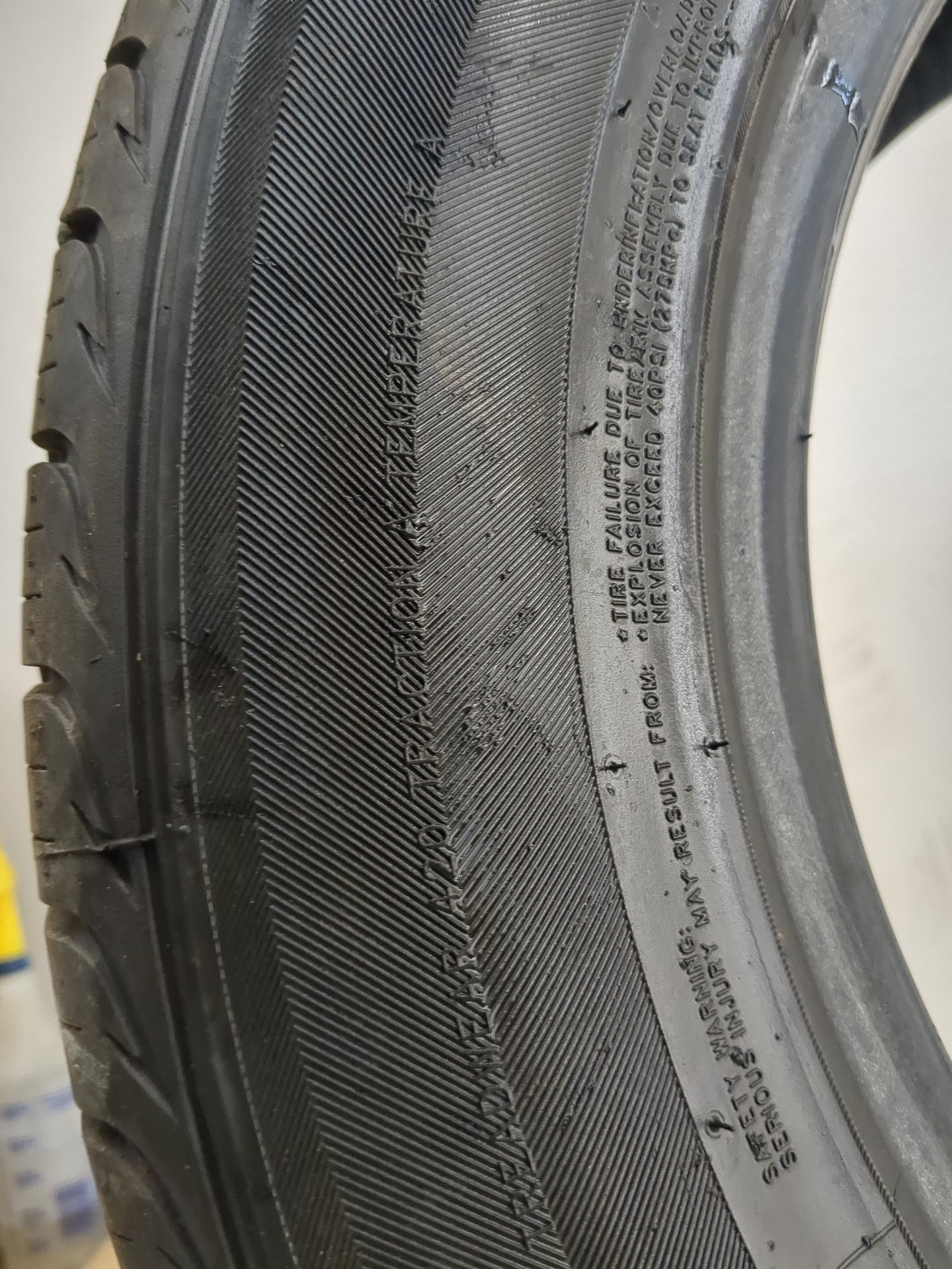 Used Tire 225/60R16 SUMMIT ULTRAMAX A/S 96H - Tread Depth 10/32 - Oemusedautoparts1.com