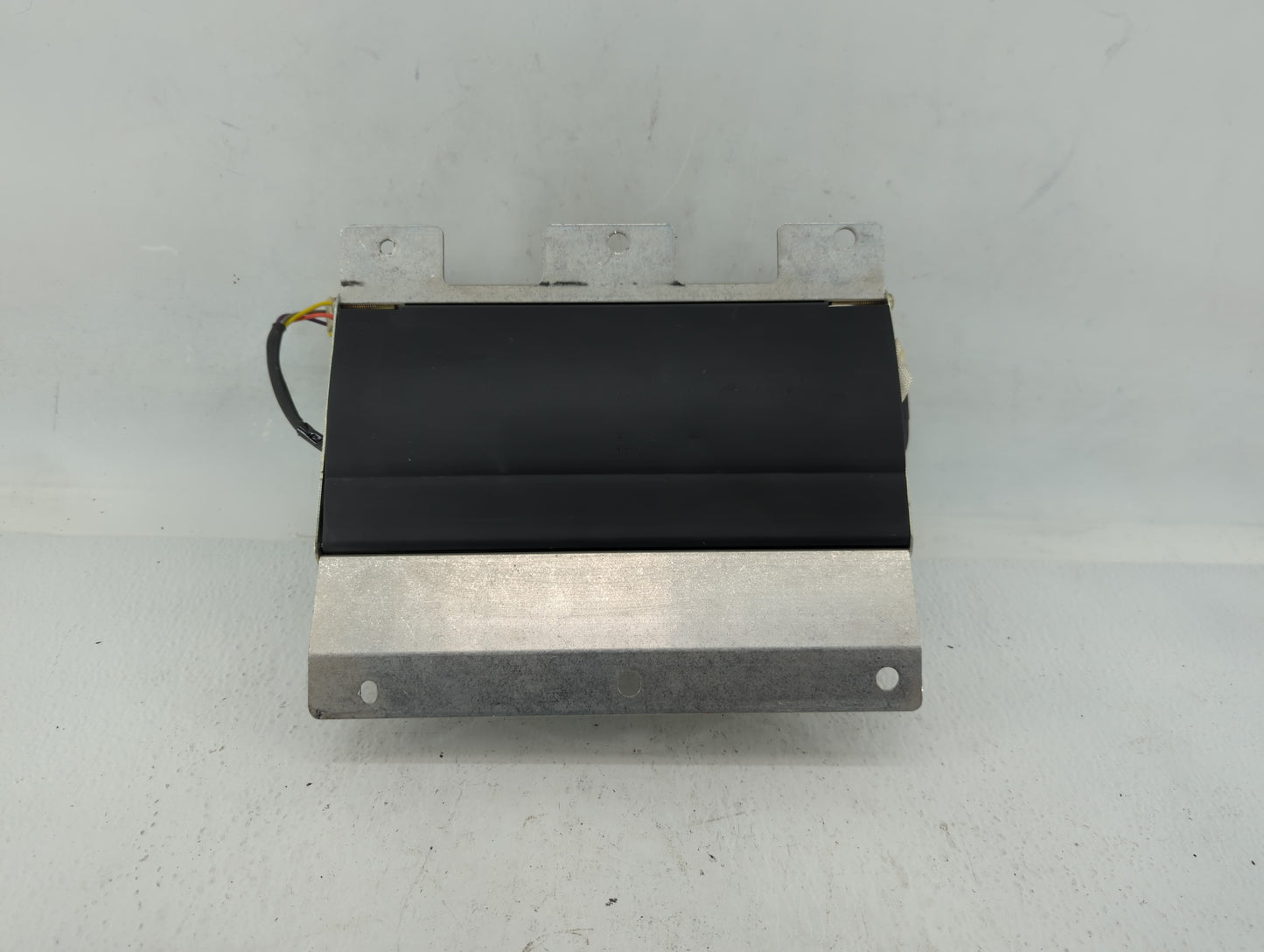 2004-2008 Pontiac Grand Prix Air Bag Driver Left Steering Wheel Mounted Fits Fits 2004 2005 2006 2007 2008 OEM Used Auto Par