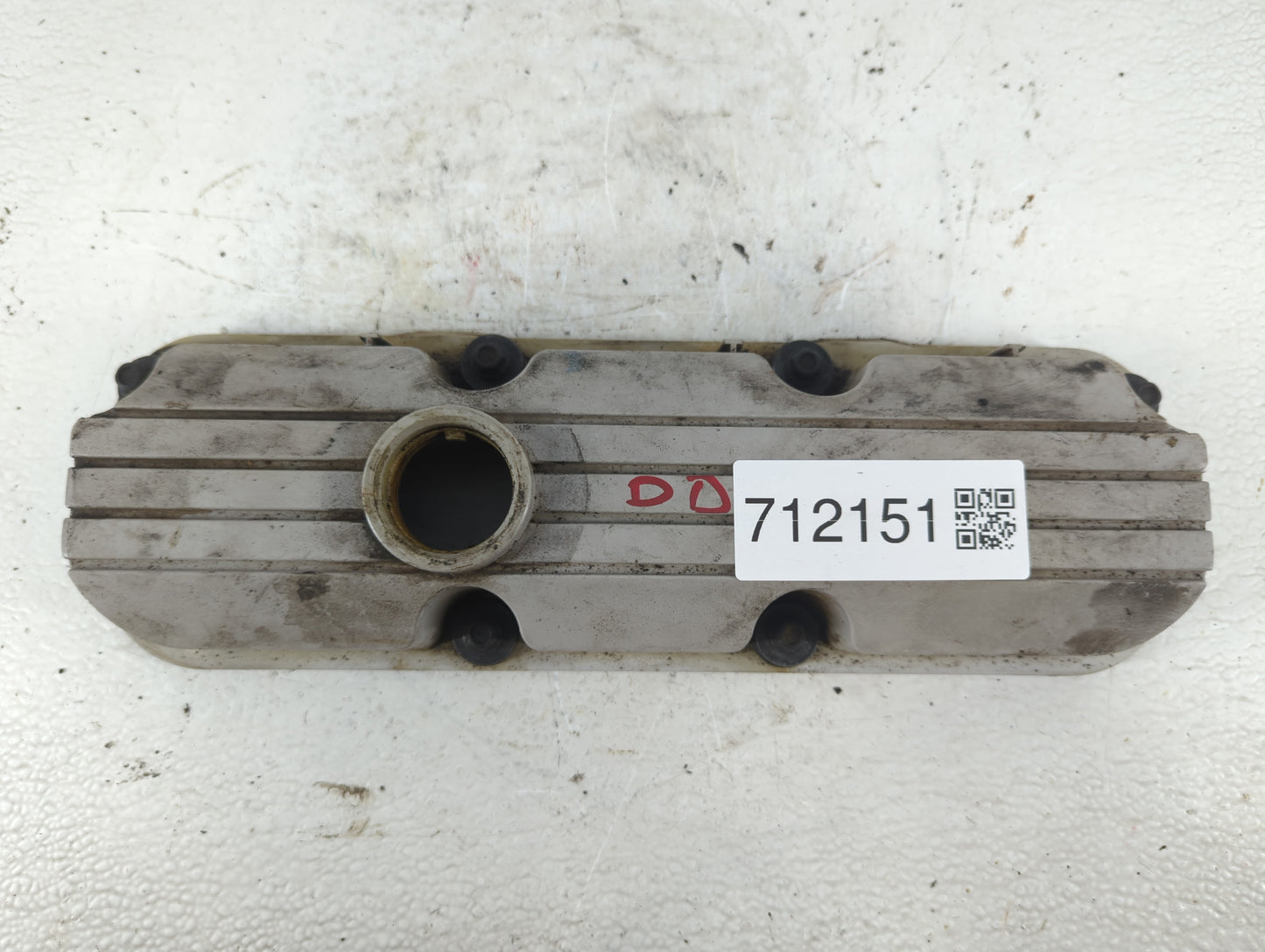 2005 Pontiac Grand Prix Driver Left Cylinder Head Valve Cover P/N:25534753 Fits OEM Used Auto Parts - Oemusedautoparts1.com