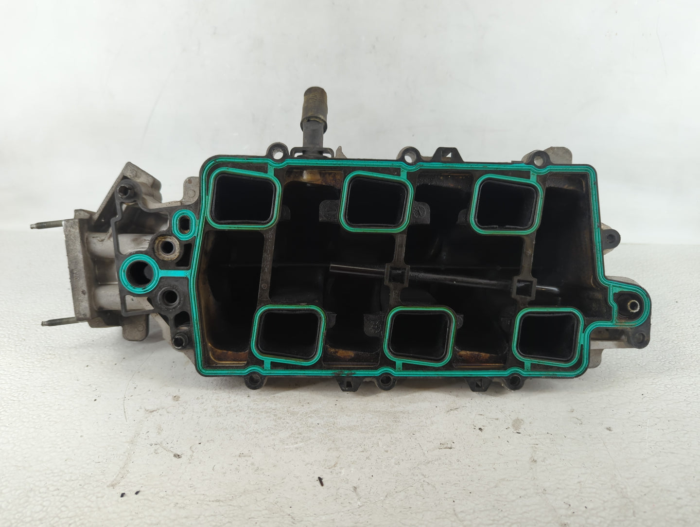 2005 Pontiac Grand Prix Driver Left Cylinder Head Valve Cover P/N:25733223 Fits OEM Used Auto Parts - Oemusedautoparts1.com