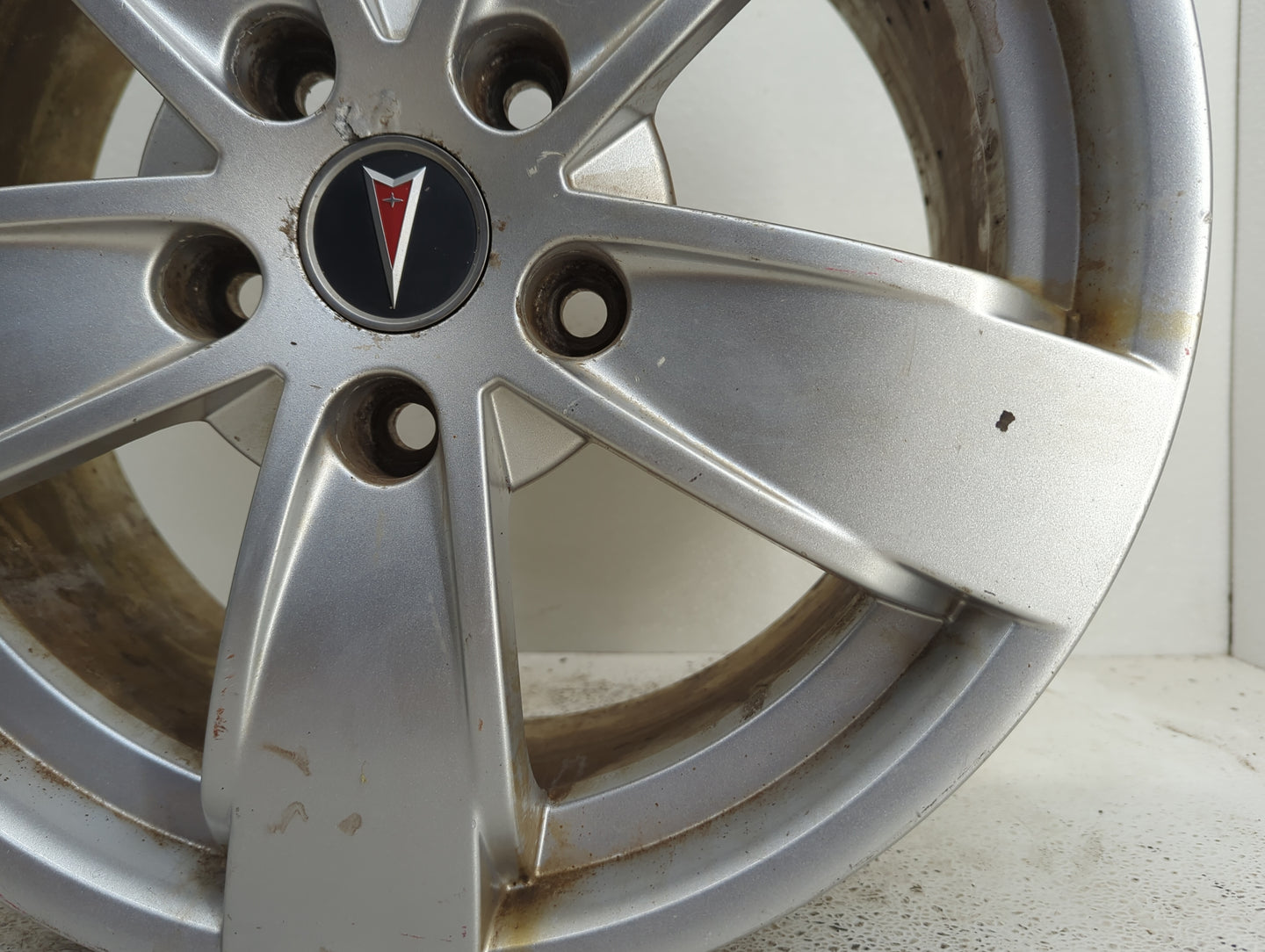 2005-2006 Pontiac Gto Oem Wheel Rim - Oemusedautoparts1.com