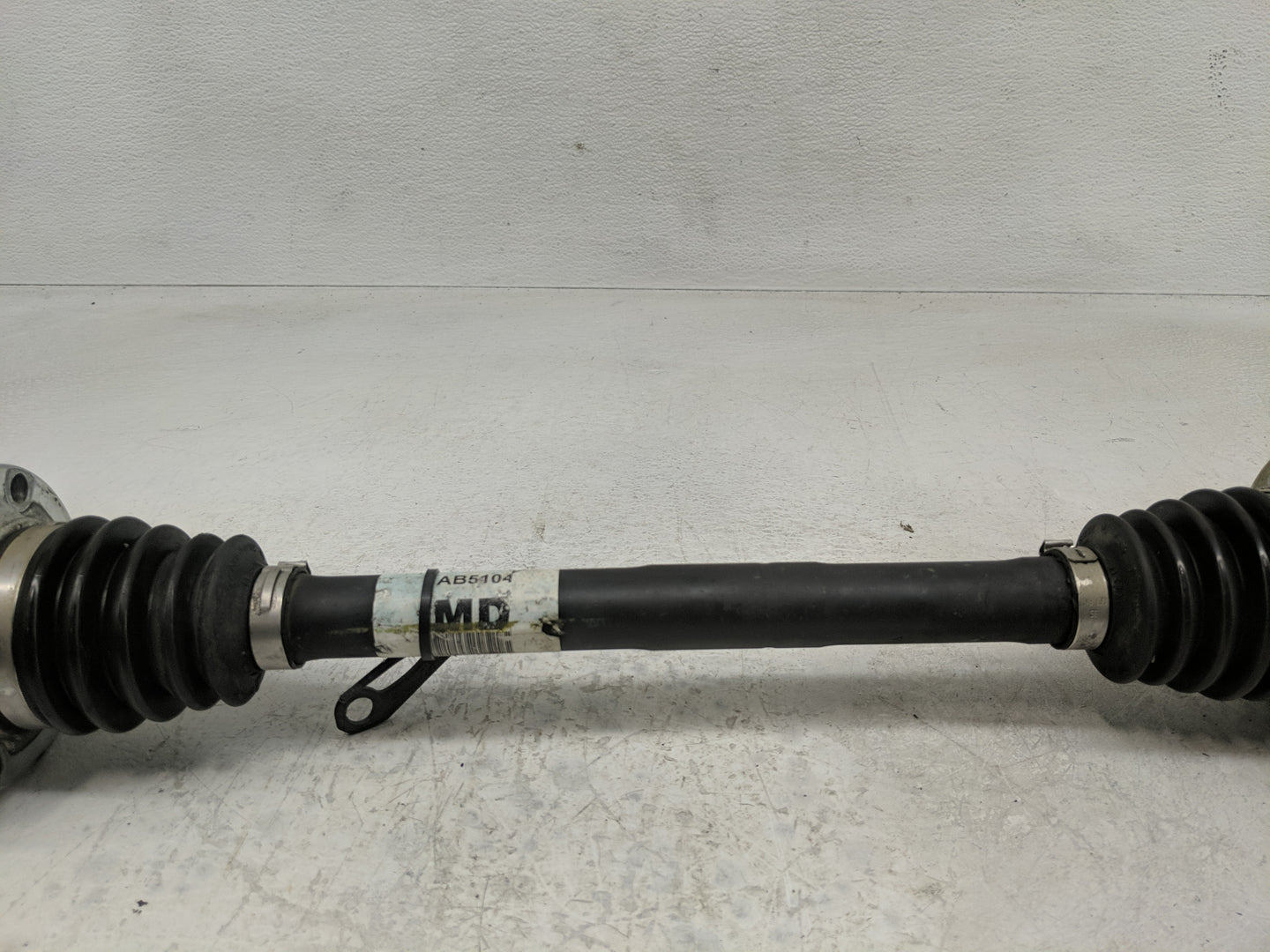 2005-2006 Pontiac Gto Axle Shaft Front Driver Cv C/v - Oemusedautoparts1.com