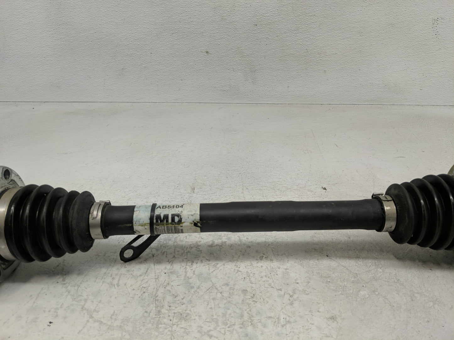 2005-2006 Pontiac Gto Axle Shaft Front Driver Cv C/v - Oemusedautoparts1.com