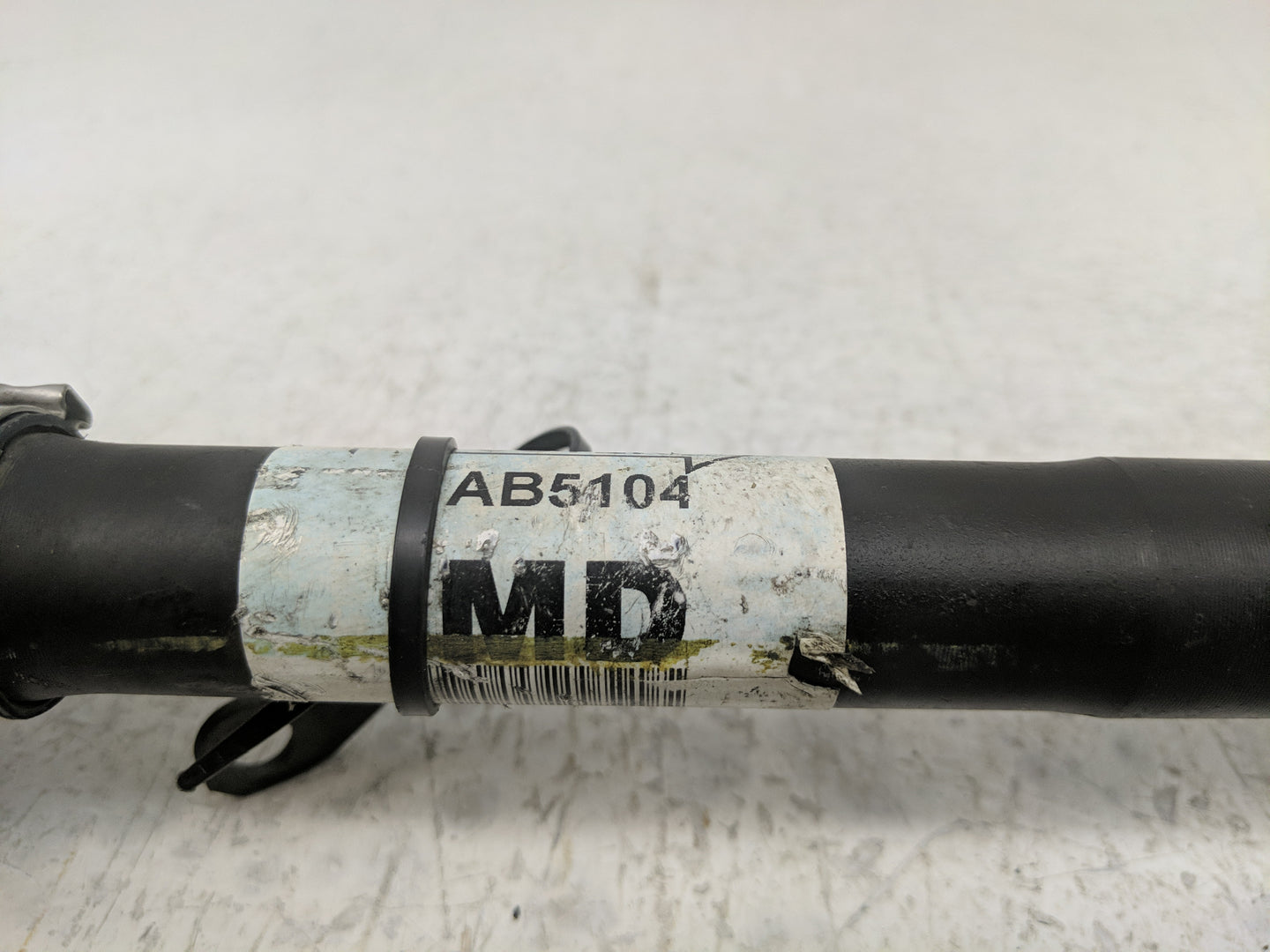 2005-2006 Pontiac Gto Axle Shaft Front Driver Cv C/v - Oemusedautoparts1.com
